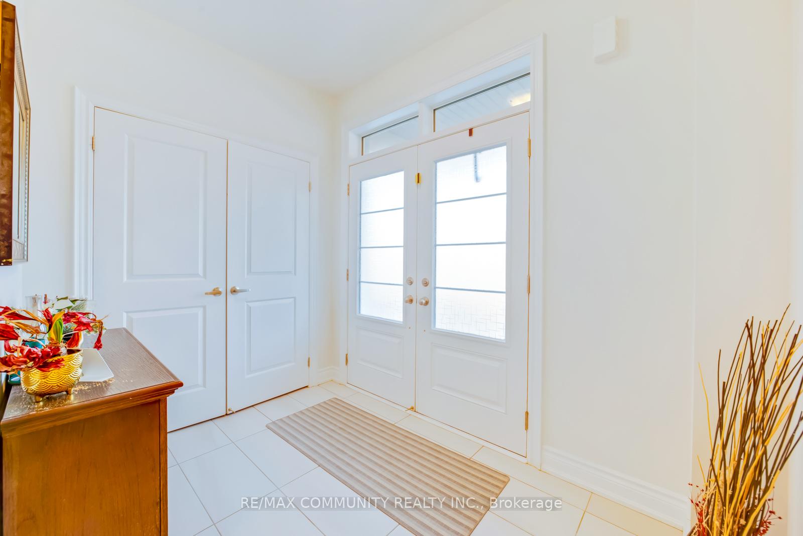 Photo 7 of 1024 Skyridge Boulevard, Pickering, Rural Pickering — HOMEH