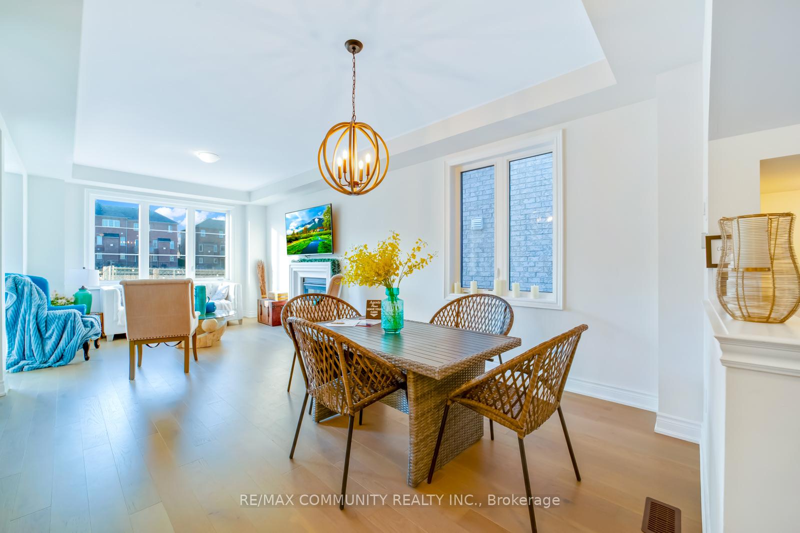 Photo 8 of 1024 Skyridge Boulevard, Pickering, Rural Pickering — HOMEH
