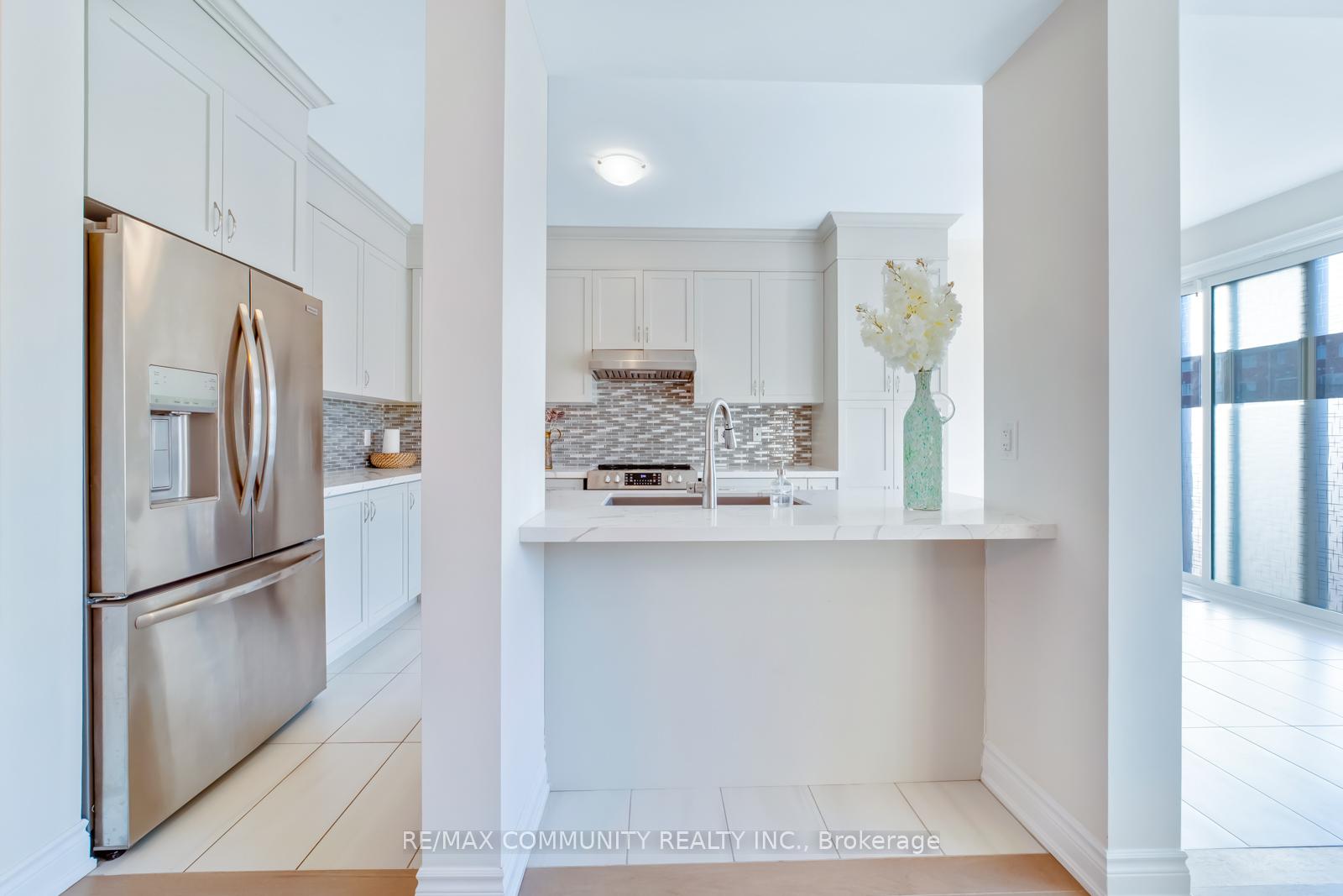 Photo 12 of 1024 Skyridge Boulevard, Pickering, Rural Pickering — HOMEH