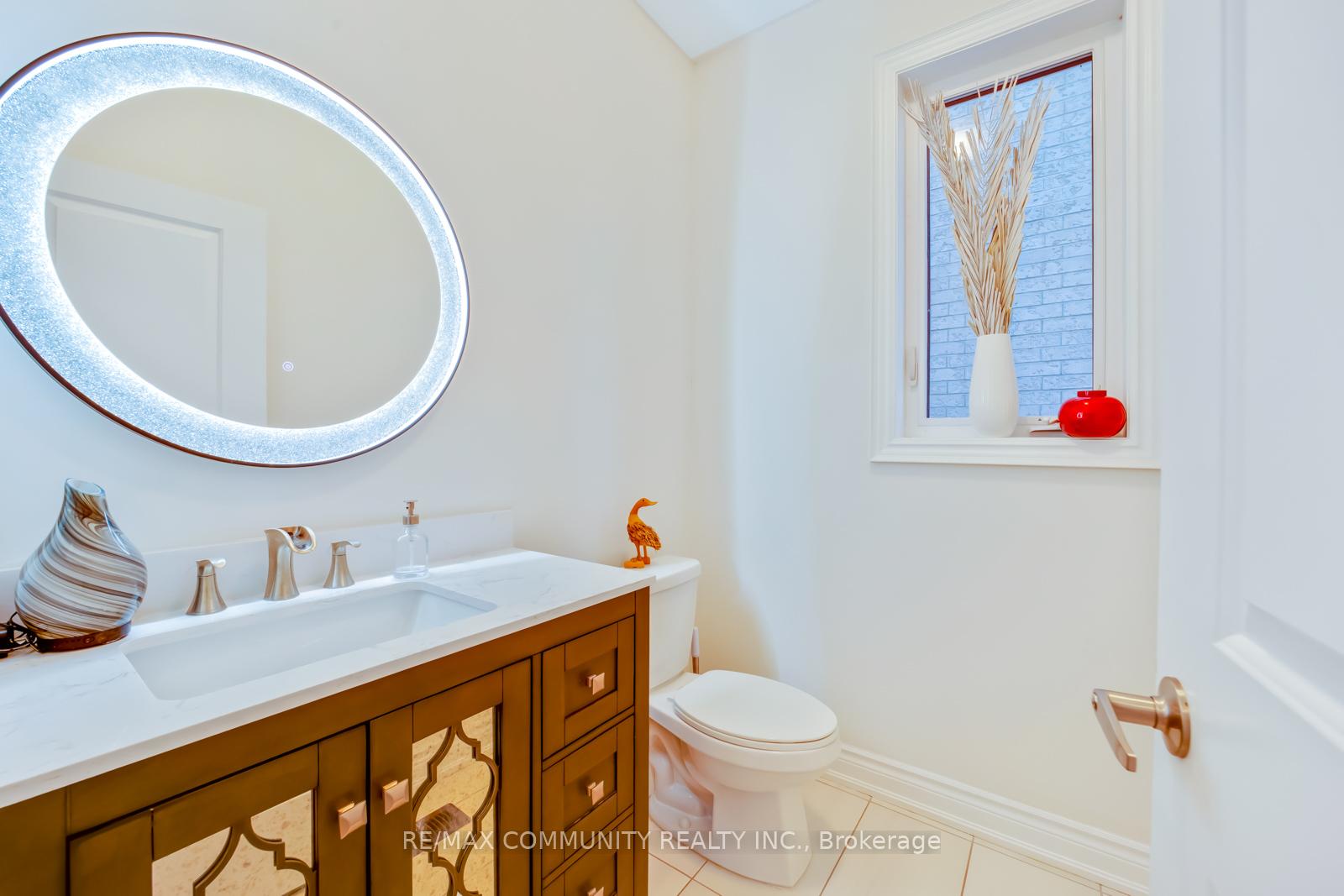 Photo 15 of 1024 Skyridge Boulevard, Pickering, Rural Pickering — HOMEH