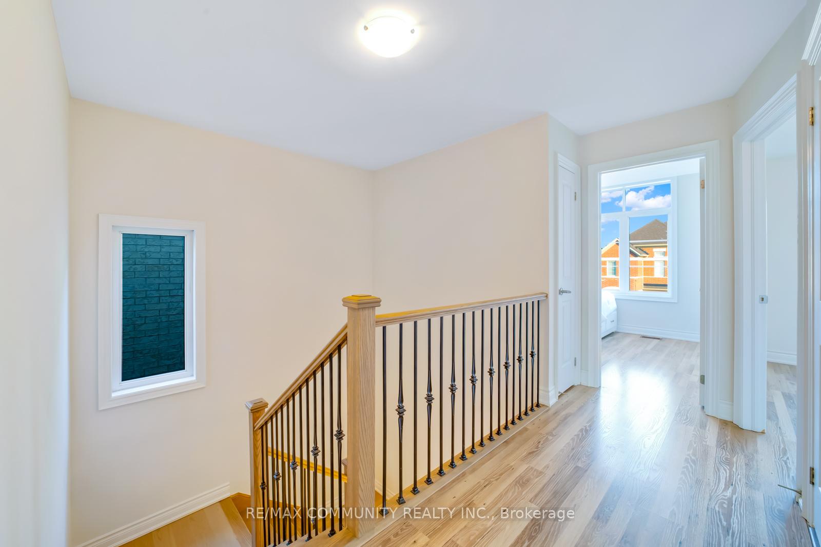 Photo 17 of 1024 Skyridge Boulevard, Pickering, Rural Pickering — HOMEH