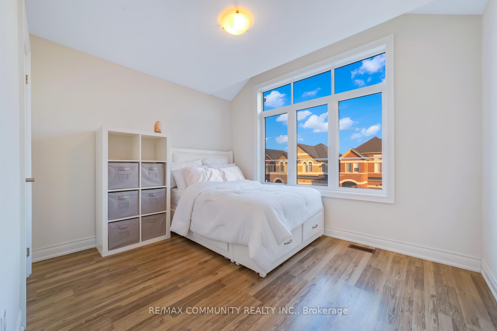 Photo 18 of 1024 Skyridge Boulevard, Pickering, Rural Pickering — HOMEH