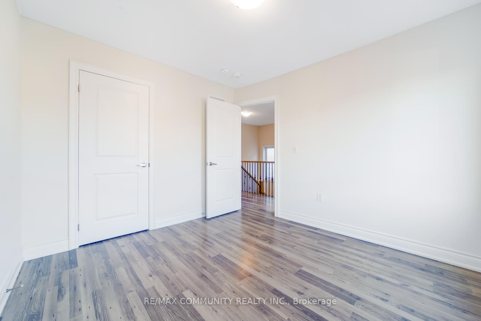 Photo 21 of 1024 Skyridge Boulevard, Pickering, Rural Pickering — HOMEH