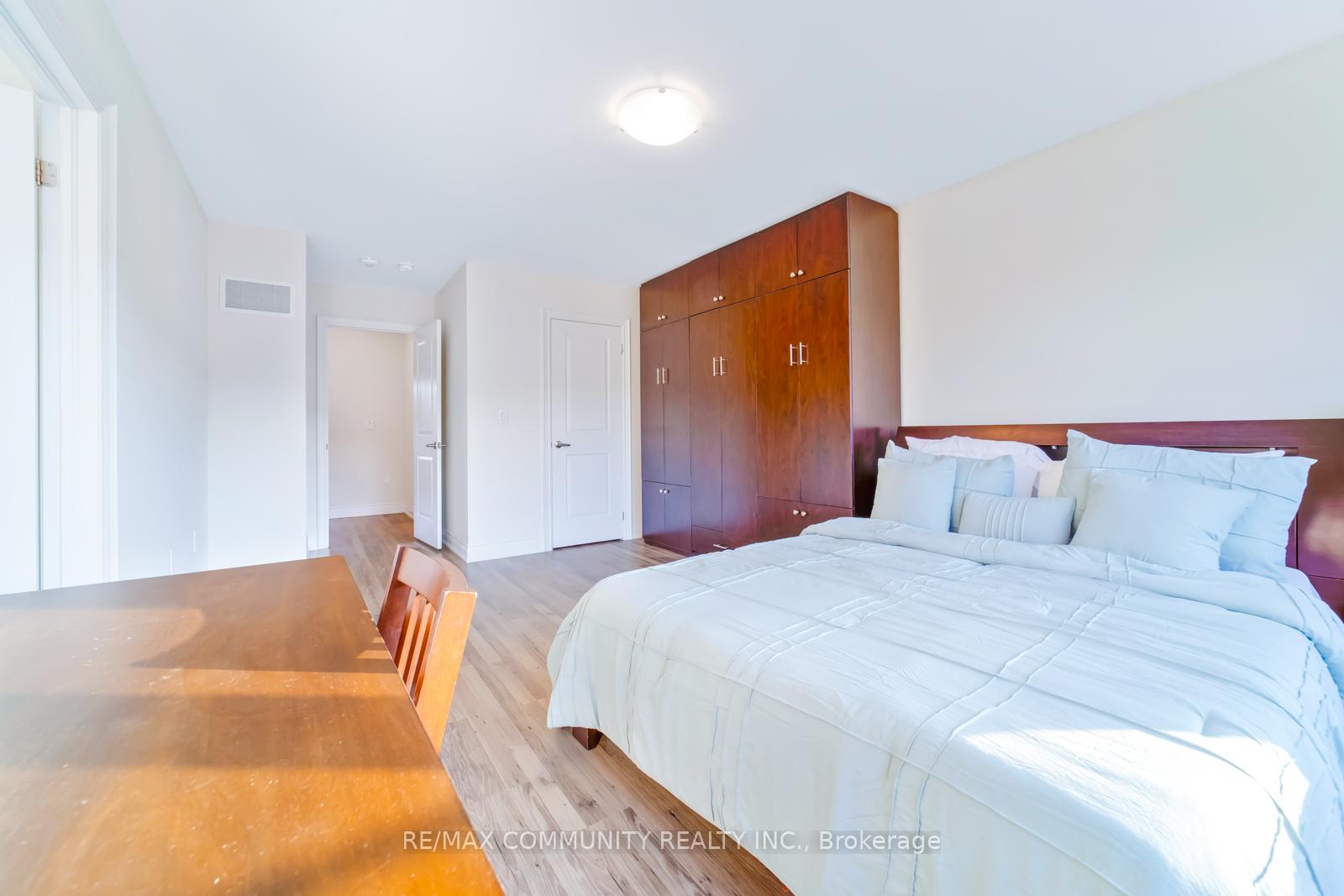 Photo 25 of 1024 Skyridge Boulevard, Pickering, Rural Pickering — HOMEH