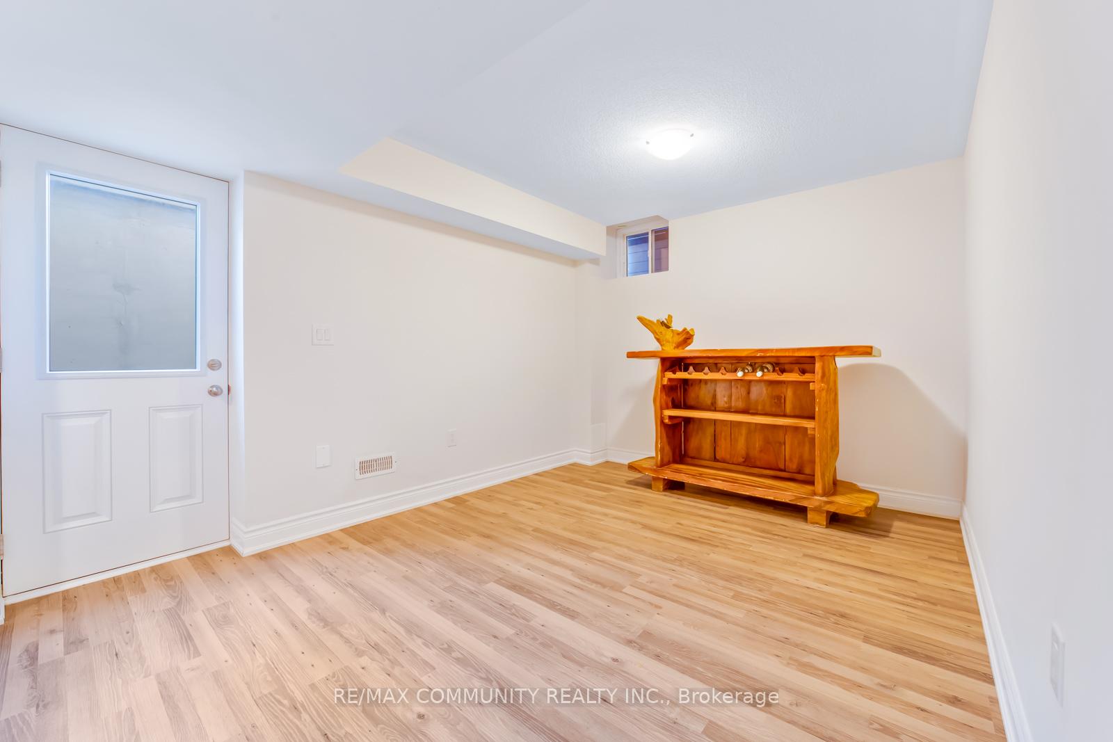 Photo 35 of 1024 Skyridge Boulevard, Pickering, Rural Pickering — HOMEH