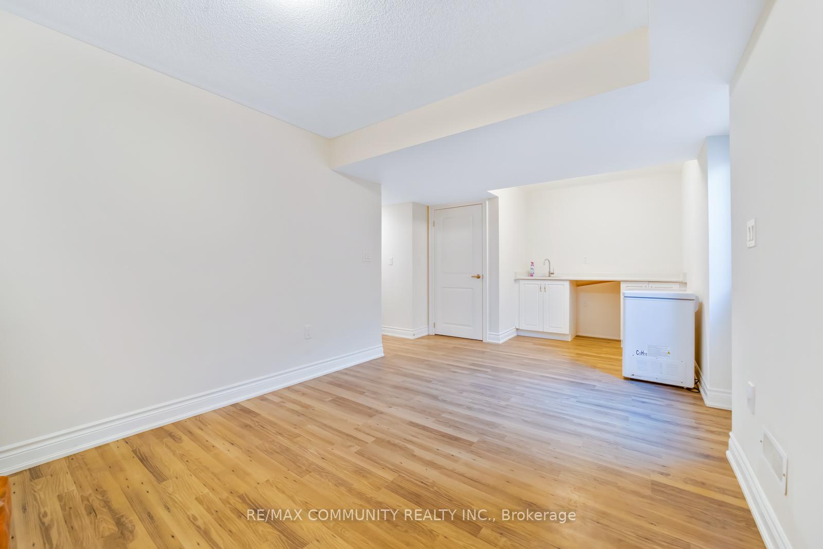 Photo 36 of 1024 Skyridge Boulevard, Pickering, Rural Pickering — HOMEH