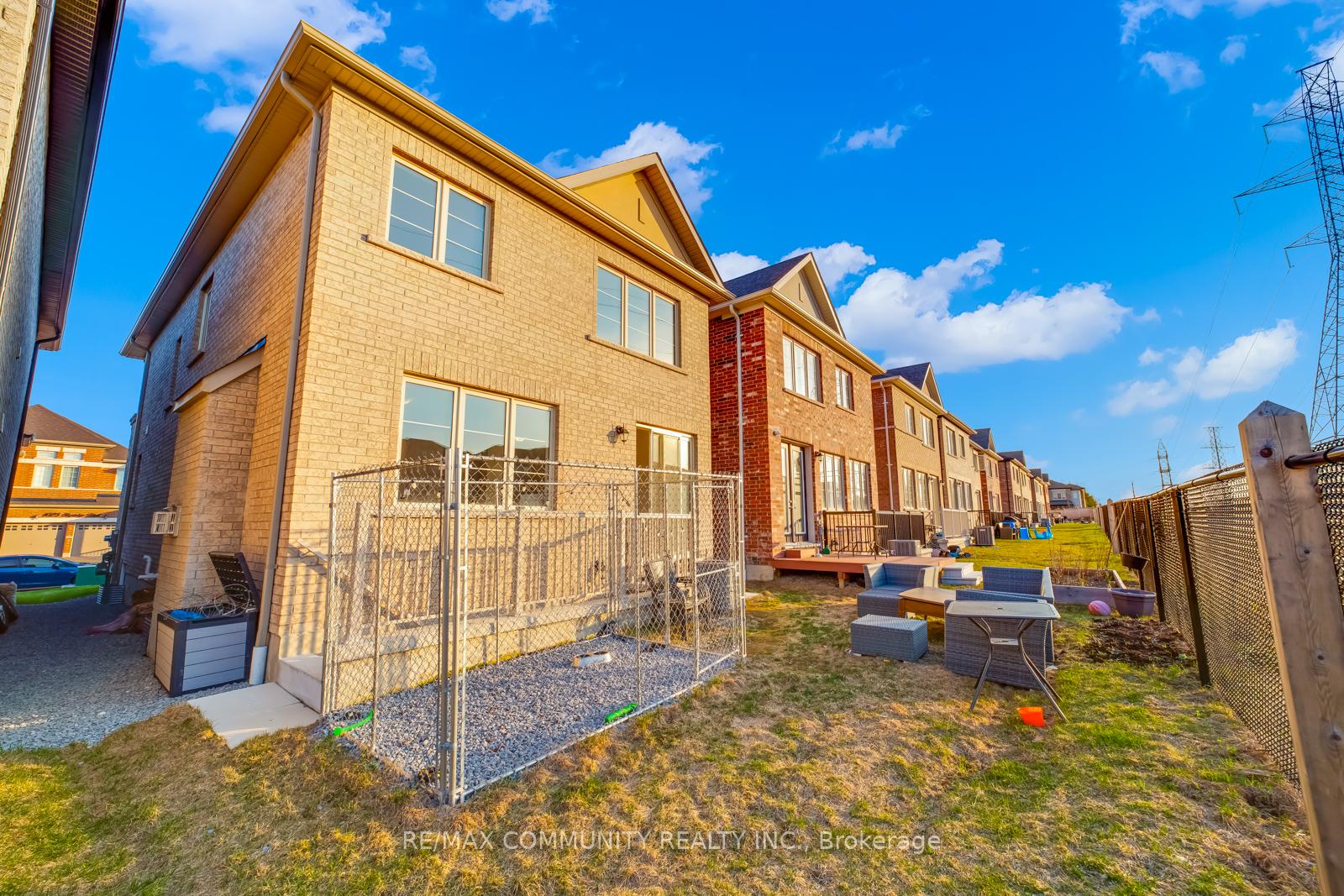 Photo 39 of 1024 Skyridge Boulevard, Pickering, Rural Pickering — HOMEH