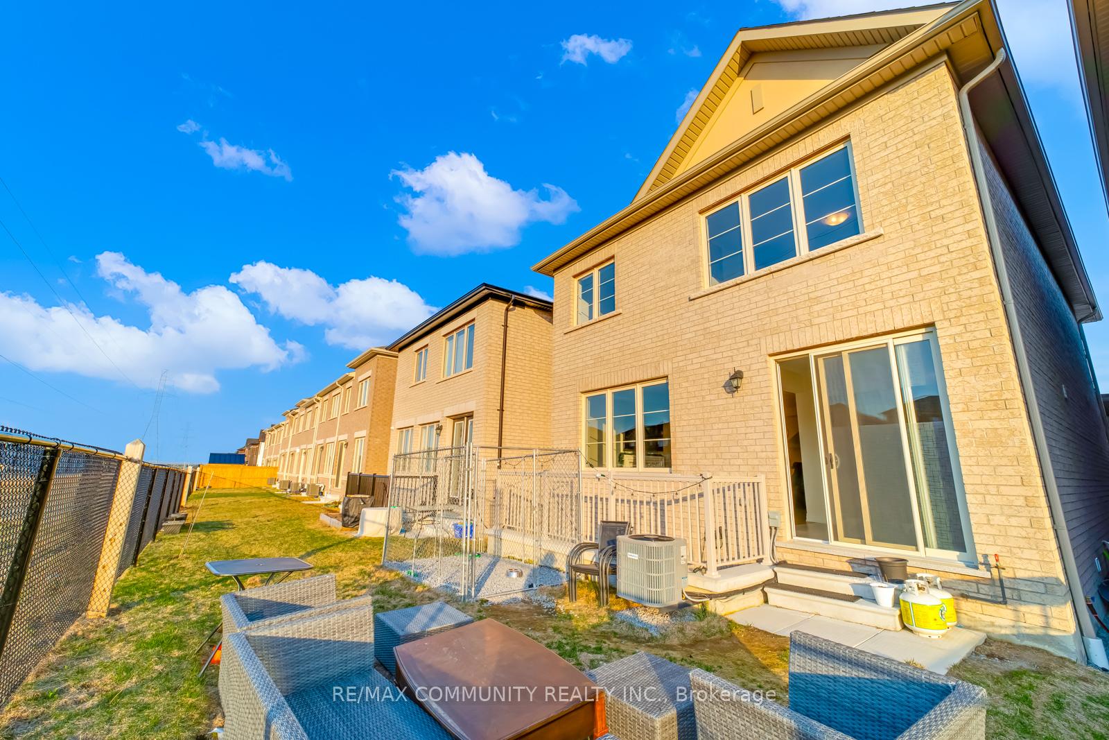 Photo 40 of 1024 Skyridge Boulevard, Pickering, Rural Pickering — HOMEH