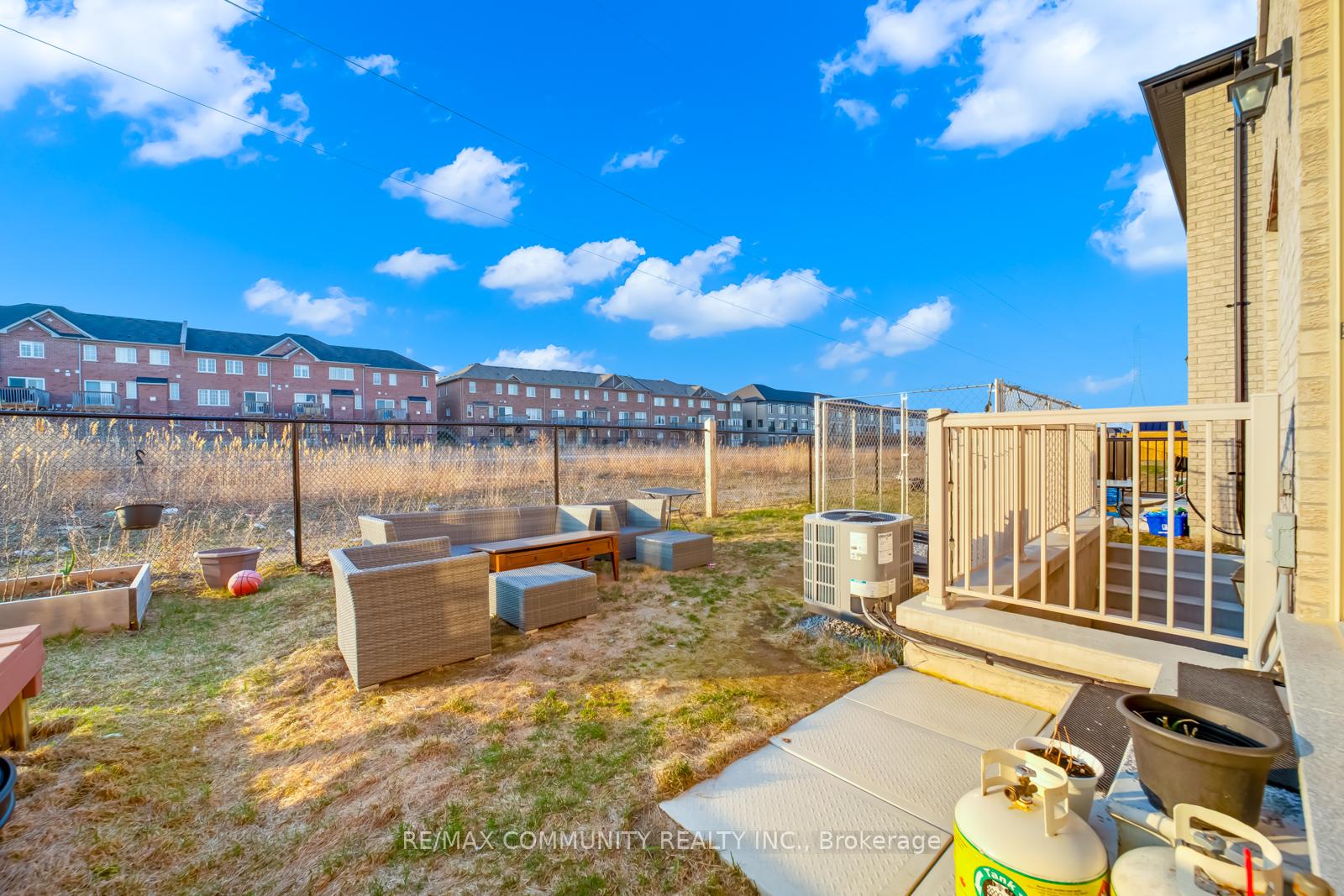 Photo 41 of 1024 Skyridge Boulevard, Pickering, Rural Pickering — HOMEH