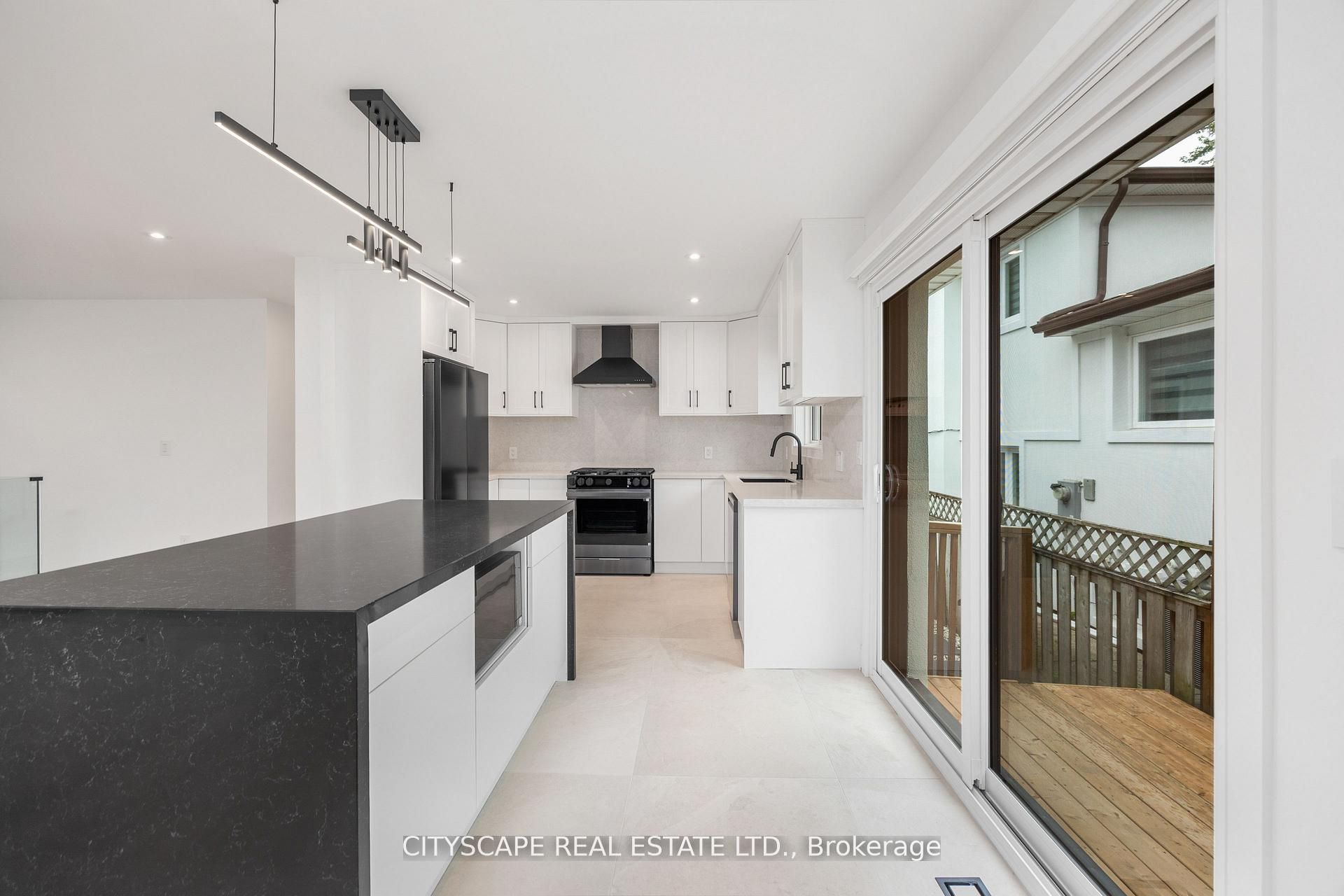 Photo 61 of 6 Portree Crescent, Markham, Royal Orchard — HOMEH