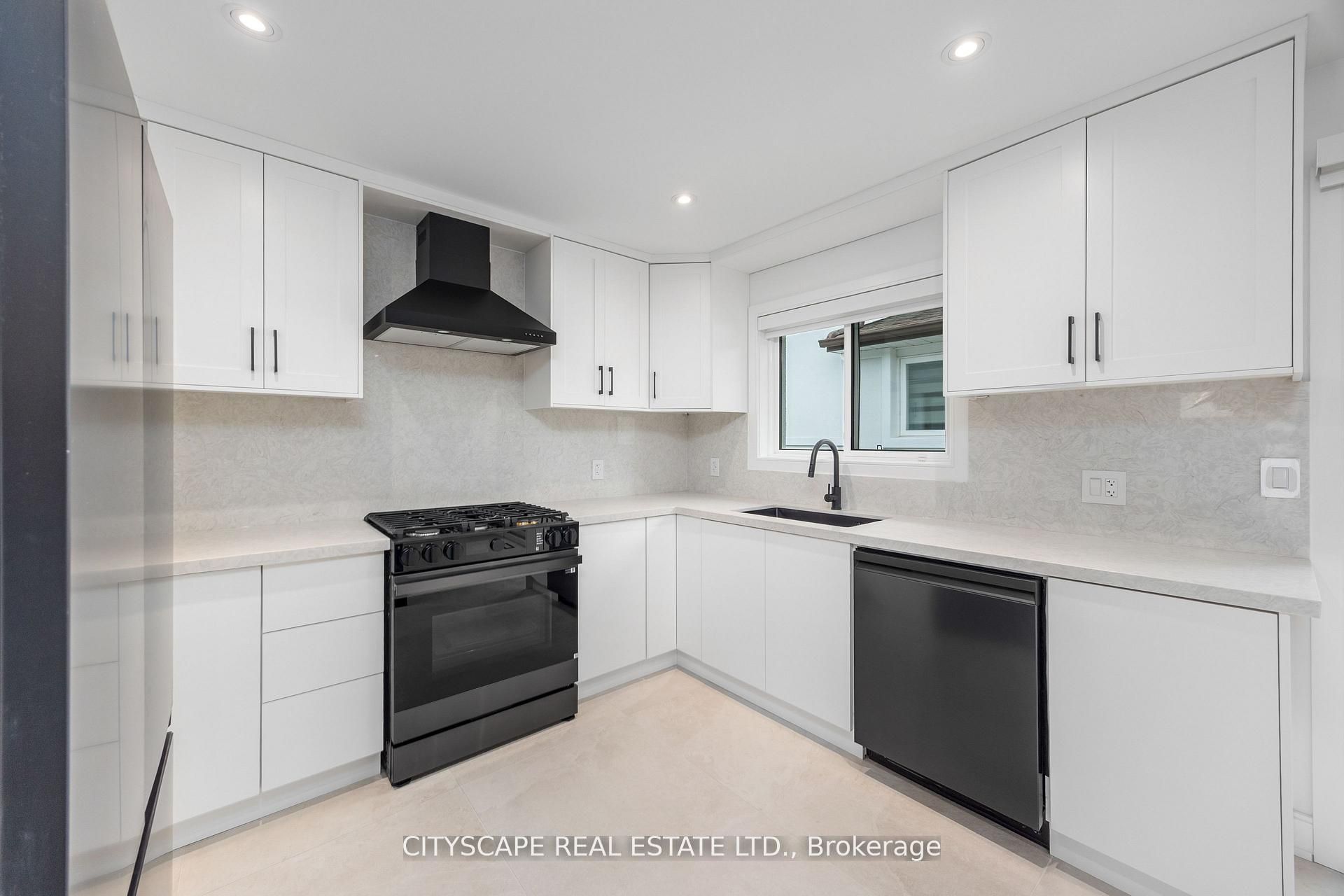 Photo 63 of 6 Portree Crescent, Markham, Royal Orchard — HOMEH