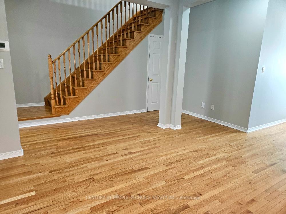 Photo 13 of 561 Lott Crescent, Milton, Coates — HOMEH