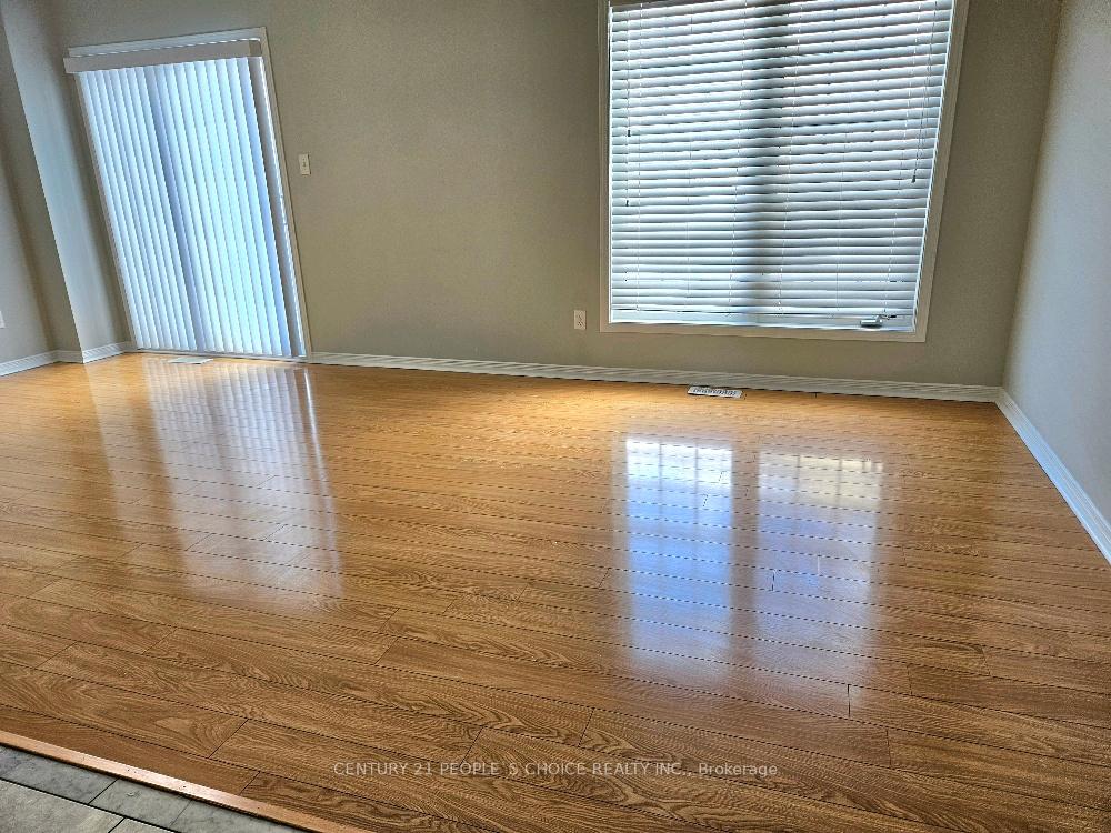 Photo 15 of 561 Lott Crescent, Milton, Coates — HOMEH