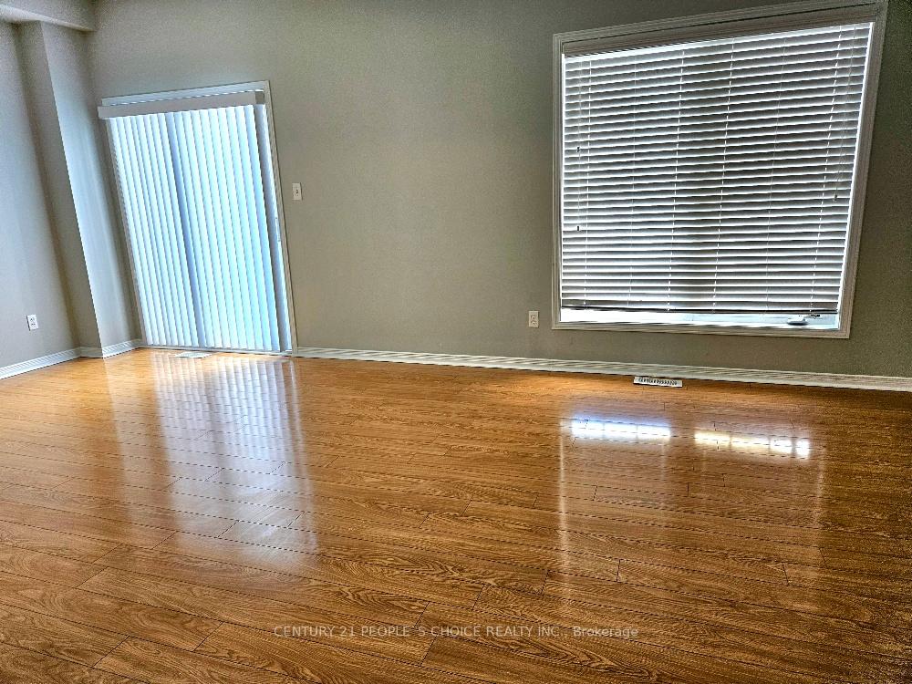 Photo 16 of 561 Lott Crescent, Milton, Coates — HOMEH