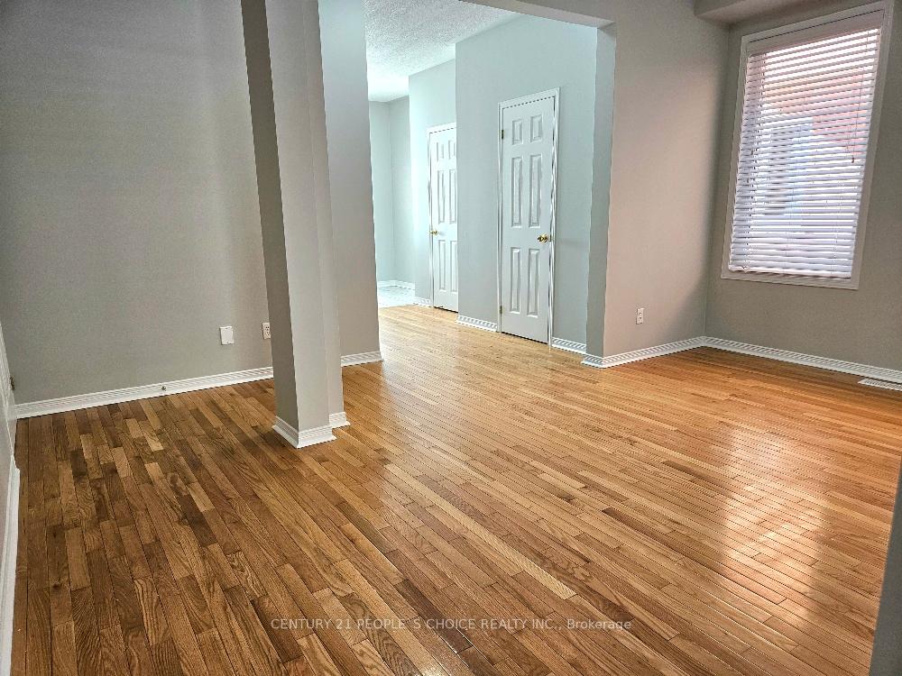 Photo 17 of 561 Lott Crescent, Milton, Coates — HOMEH