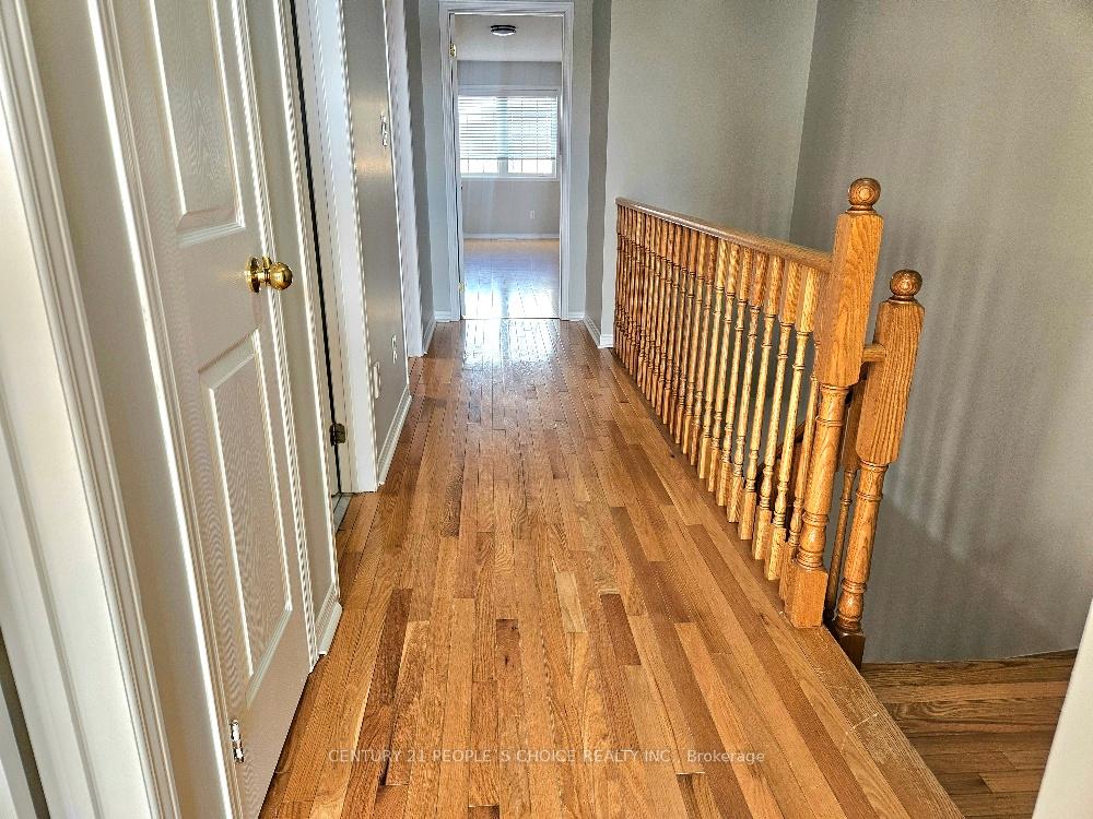 Photo 21 of 561 Lott Crescent, Milton, Coates — HOMEH