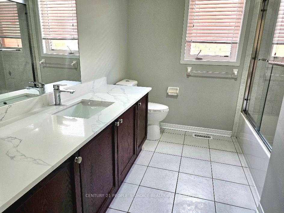 Photo 30 of 561 Lott Crescent, Milton, Coates — HOMEH