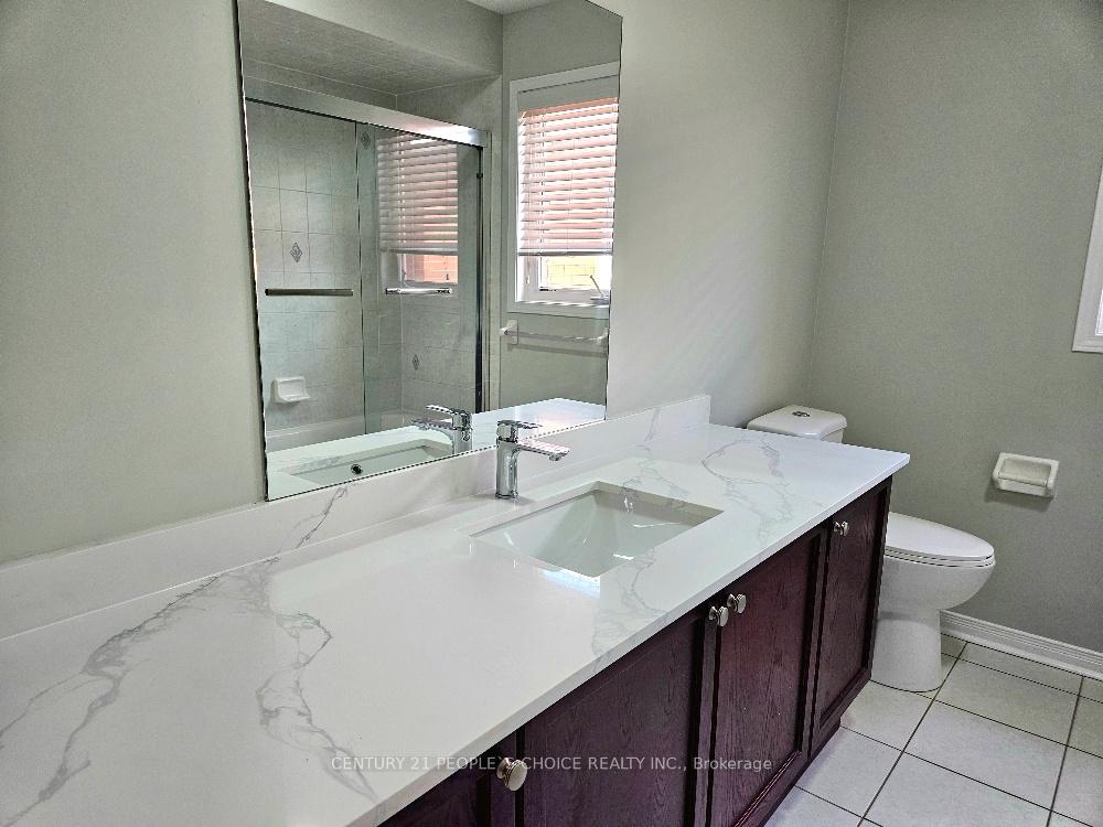 Photo 31 of 561 Lott Crescent, Milton, Coates — HOMEH