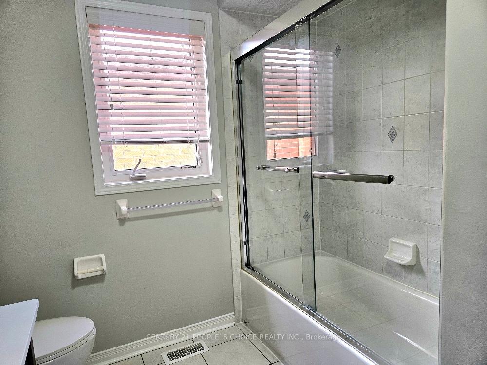 Photo 32 of 561 Lott Crescent, Milton, Coates — HOMEH