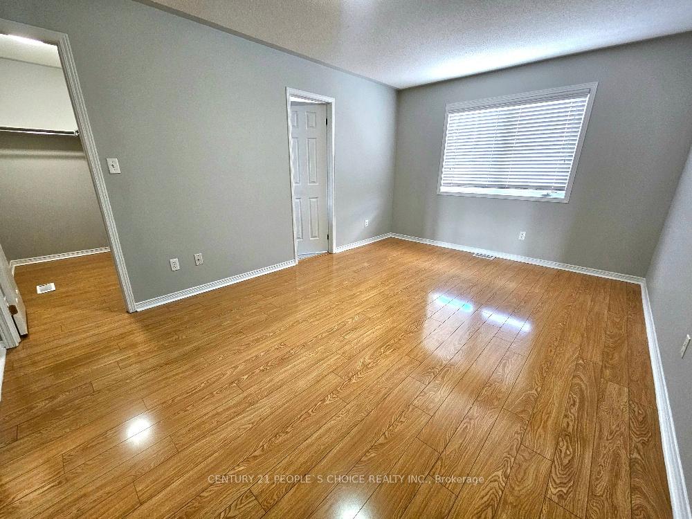 Photo 34 of 561 Lott Crescent, Milton, Coates — HOMEH