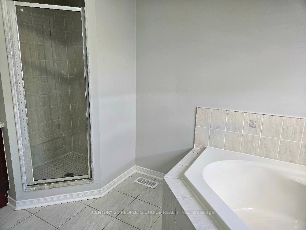 Photo 38 of 561 Lott Crescent, Milton, Coates — HOMEH