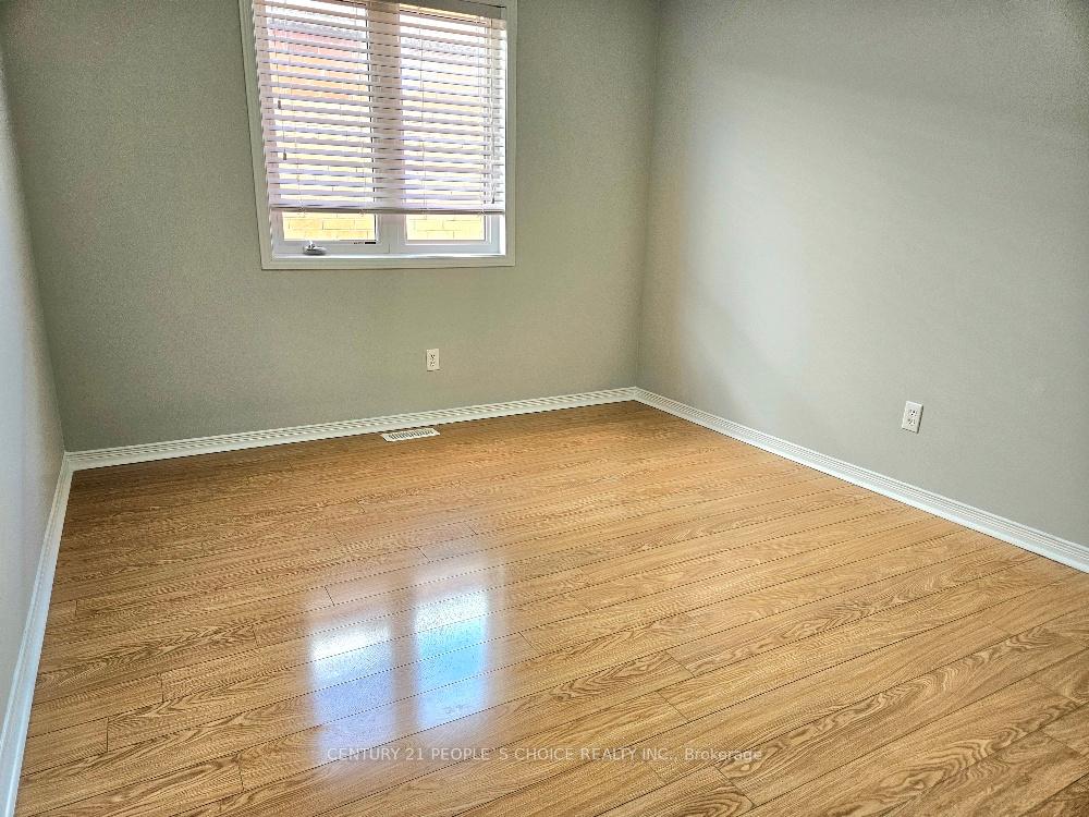 Photo 41 of 561 Lott Crescent, Milton, Coates — HOMEH