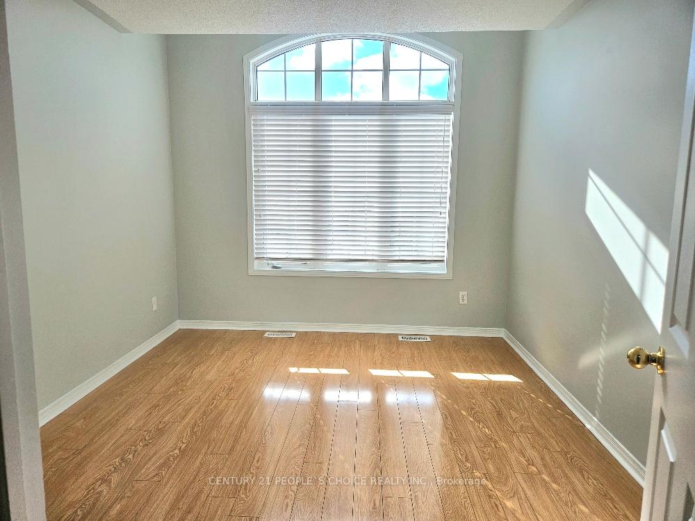 Photo 45 of 561 Lott Crescent, Milton, Coates — HOMEH