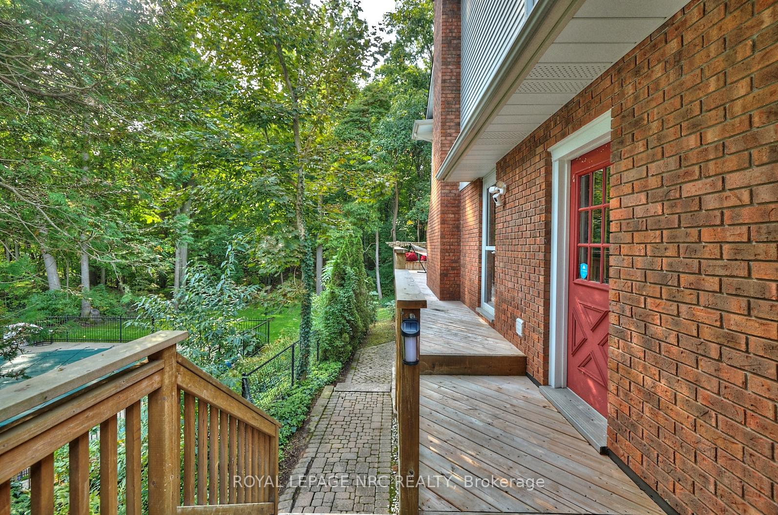 Photo 10 of 33 Berkwood Place, Pelham, Fonthill — HOMEH
