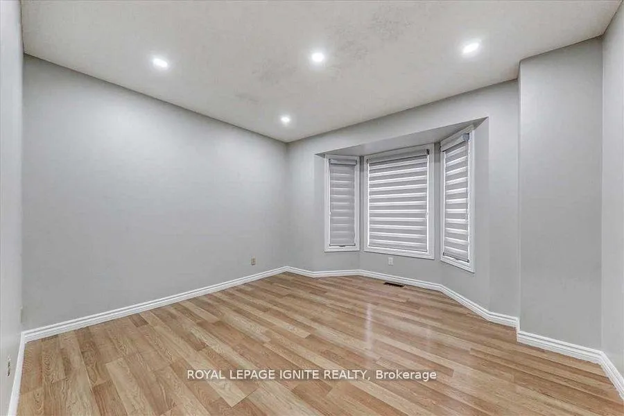 Photo 4 of 160 Twyn Rivers Drive, Pickering, Rougemount — HOMEH