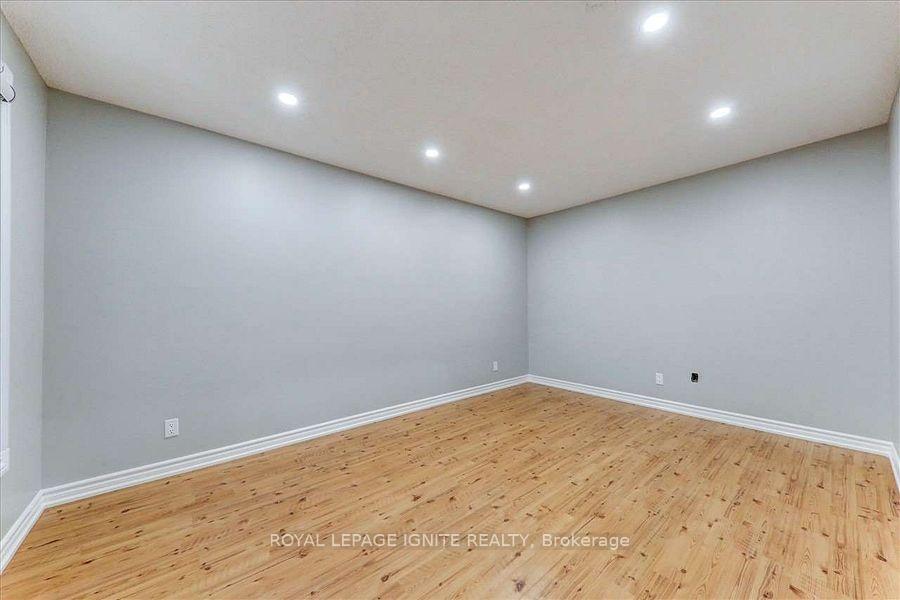 Photo 3 of 160 Twyn Rivers Drive, Pickering, Rougemount — HOMEH