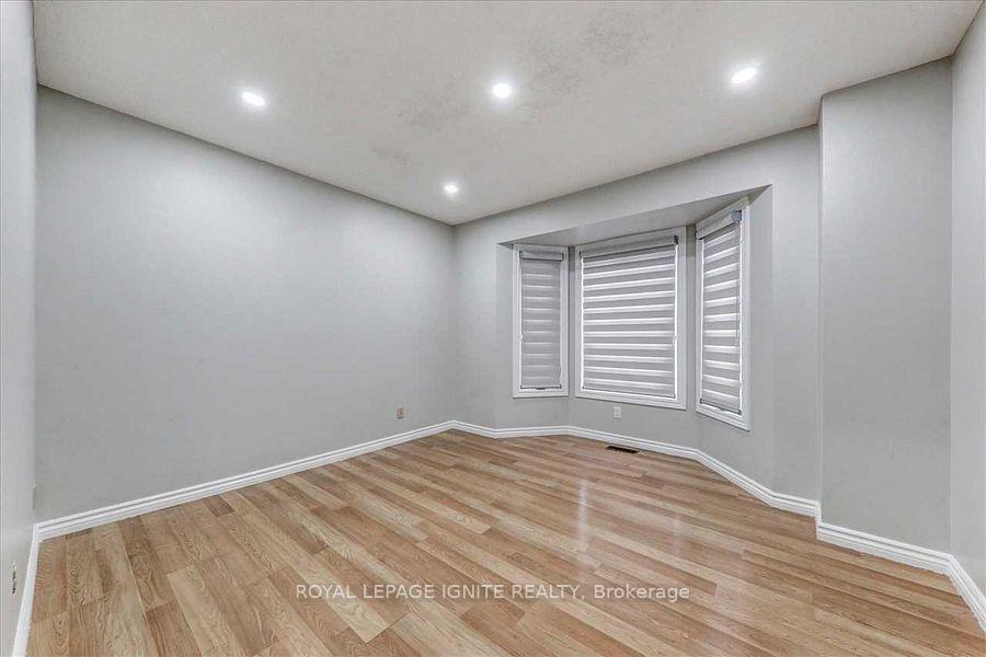 Photo 4 of 160 Twyn Rivers Drive, Pickering, Rougemount — HOMEH