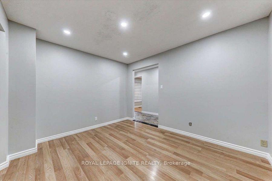 Photo 6 of 160 Twyn Rivers Drive, Pickering, Rougemount — HOMEH