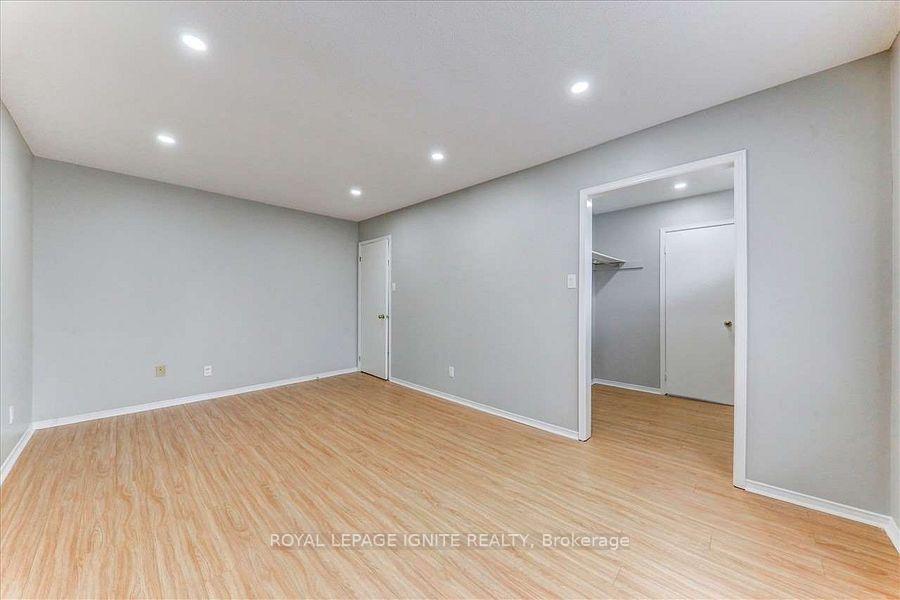 Photo 12 of 160 Twyn Rivers Drive, Pickering, Rougemount — HOMEH