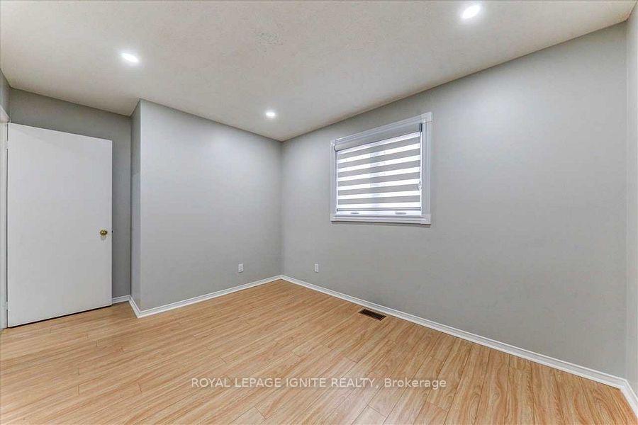 Photo 16 of 160 Twyn Rivers Drive, Pickering, Rougemount — HOMEH