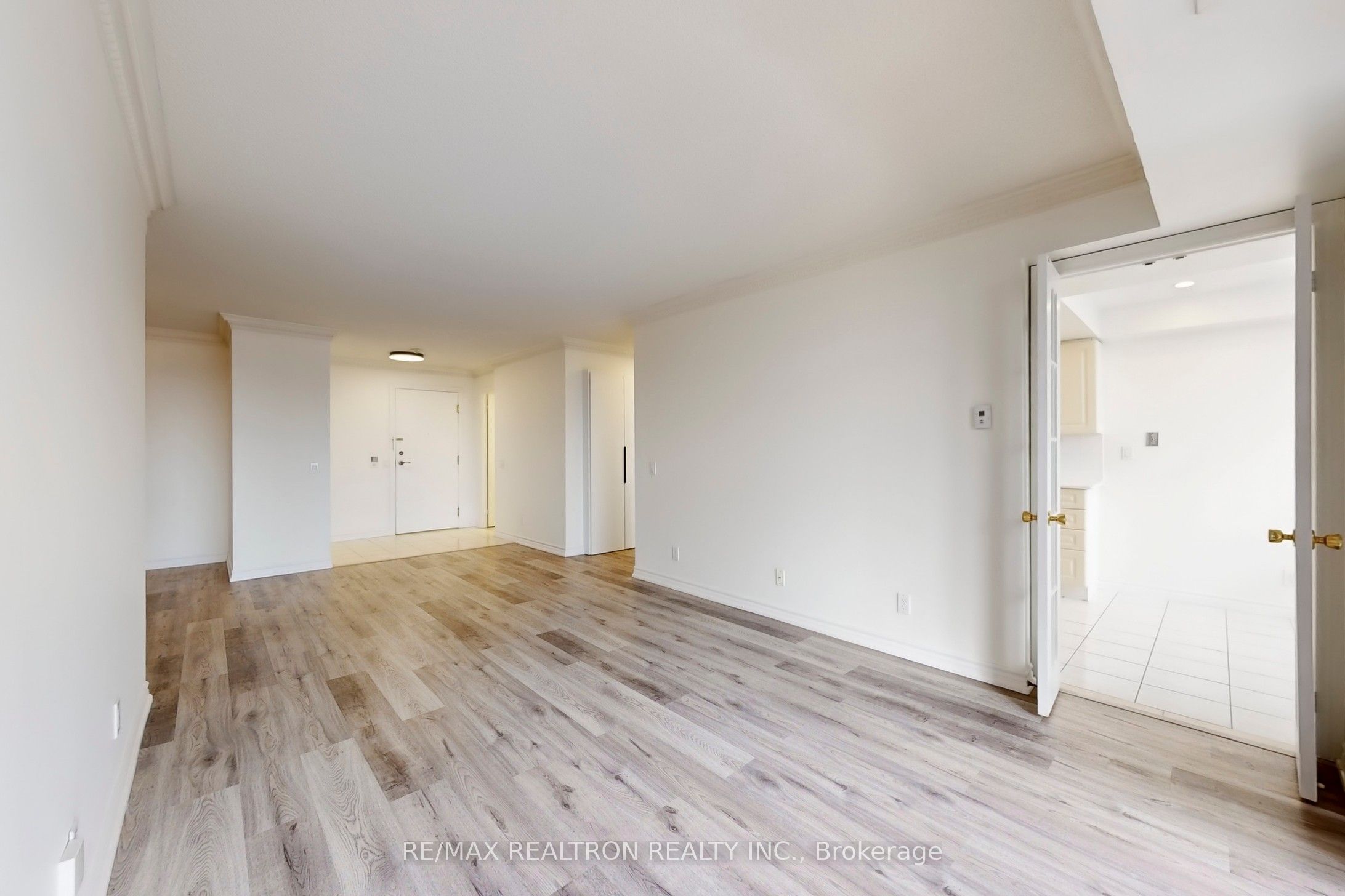 Photo 14 of Unit 1107, 265 Ridley Boulevard, Toronto, Bedford Park-Nortown — HOMEH