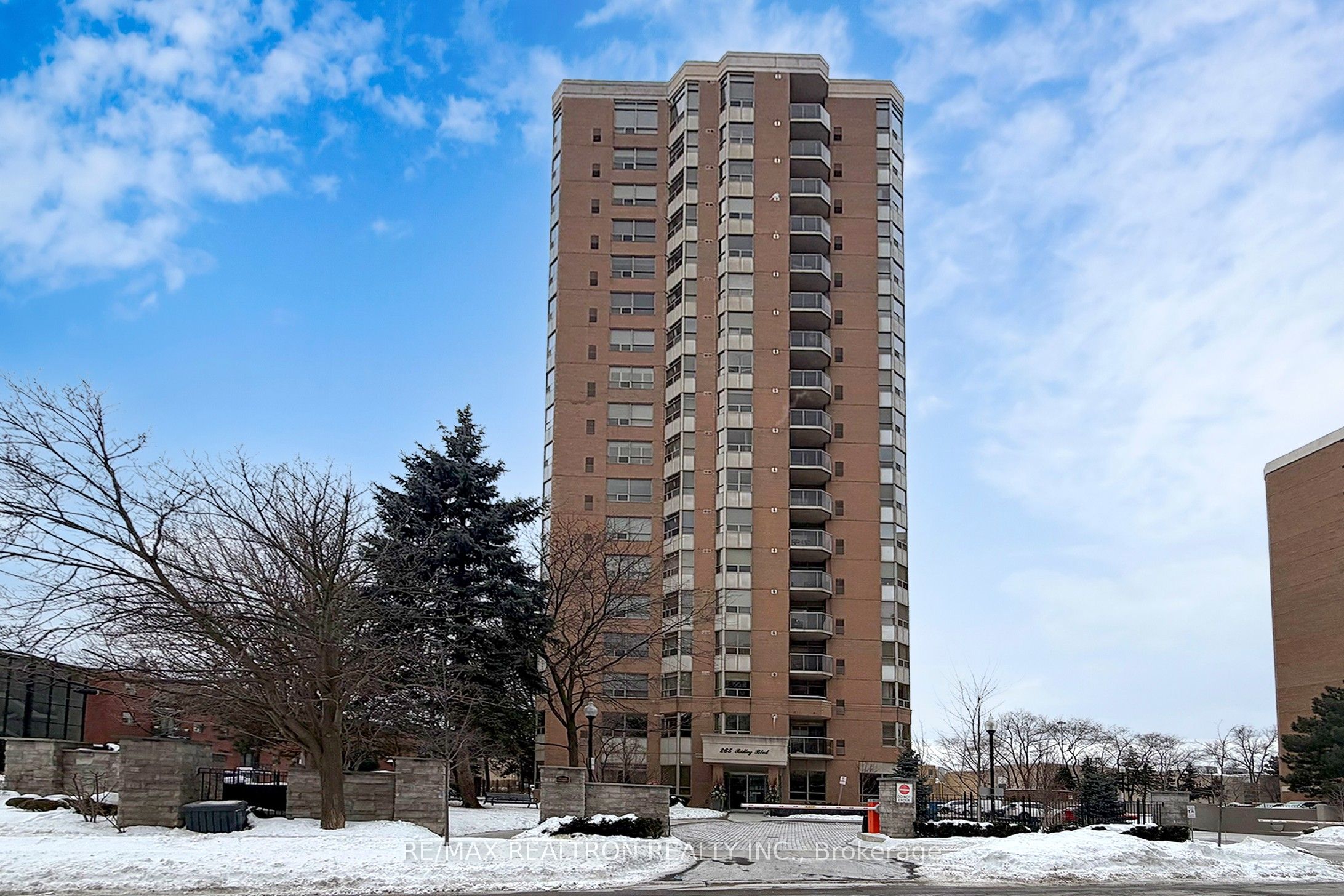 Photo 3 of Unit 1107, 265 Ridley Boulevard, Toronto, Bedford Park-Nortown — HOMEH