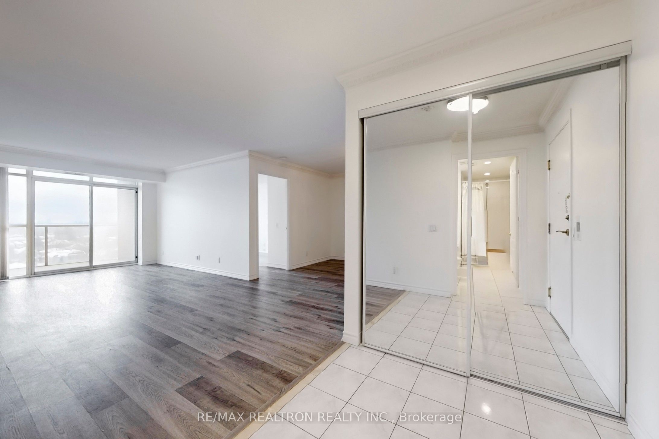 Photo 10 of Unit 1107, 265 Ridley Boulevard, Toronto, Bedford Park-Nortown — HOMEH