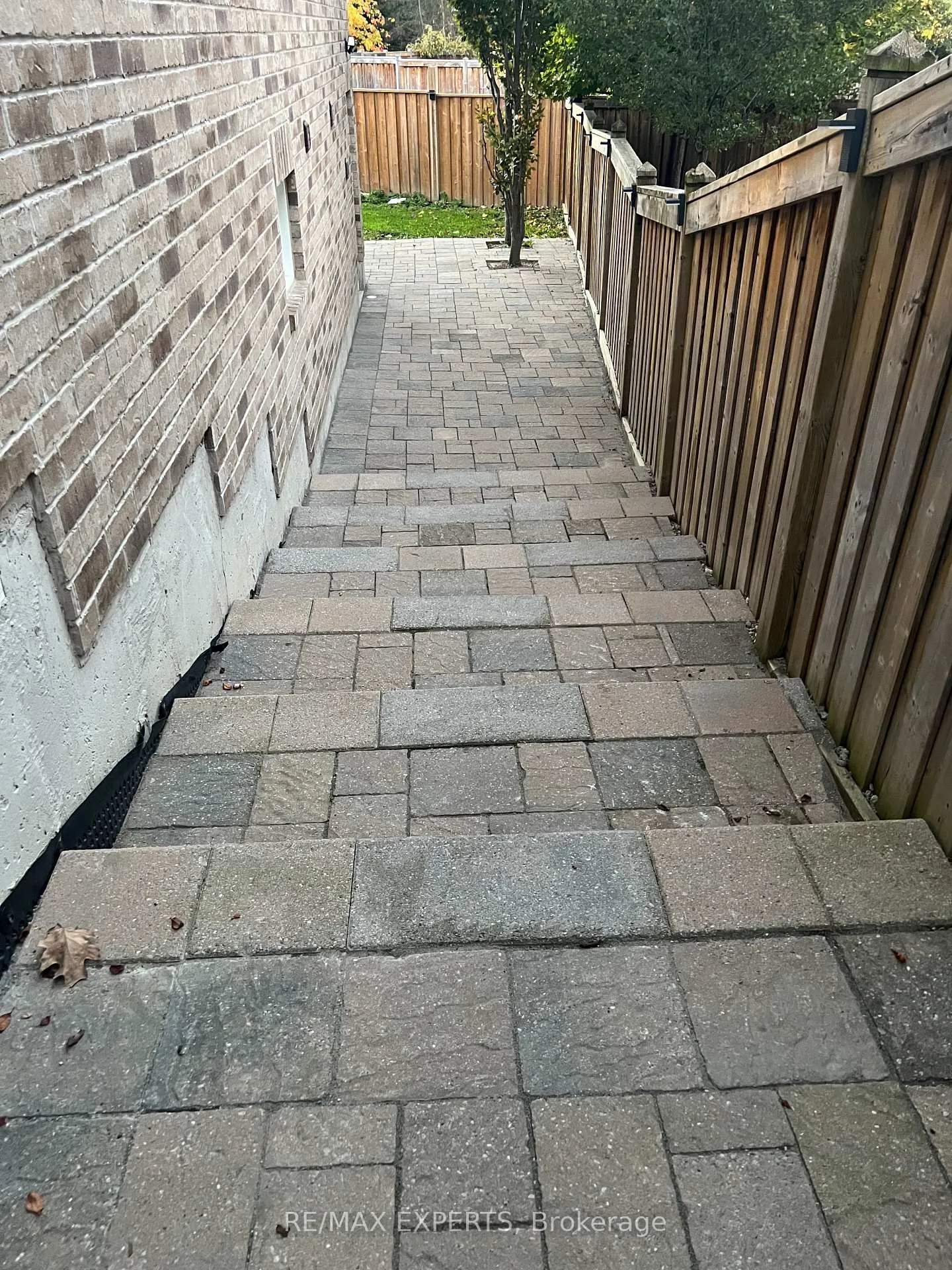 Photo 1 of Unit Bsmt, 814 Wingarden Crescent, Pickering, Dunbarton — HOMEH