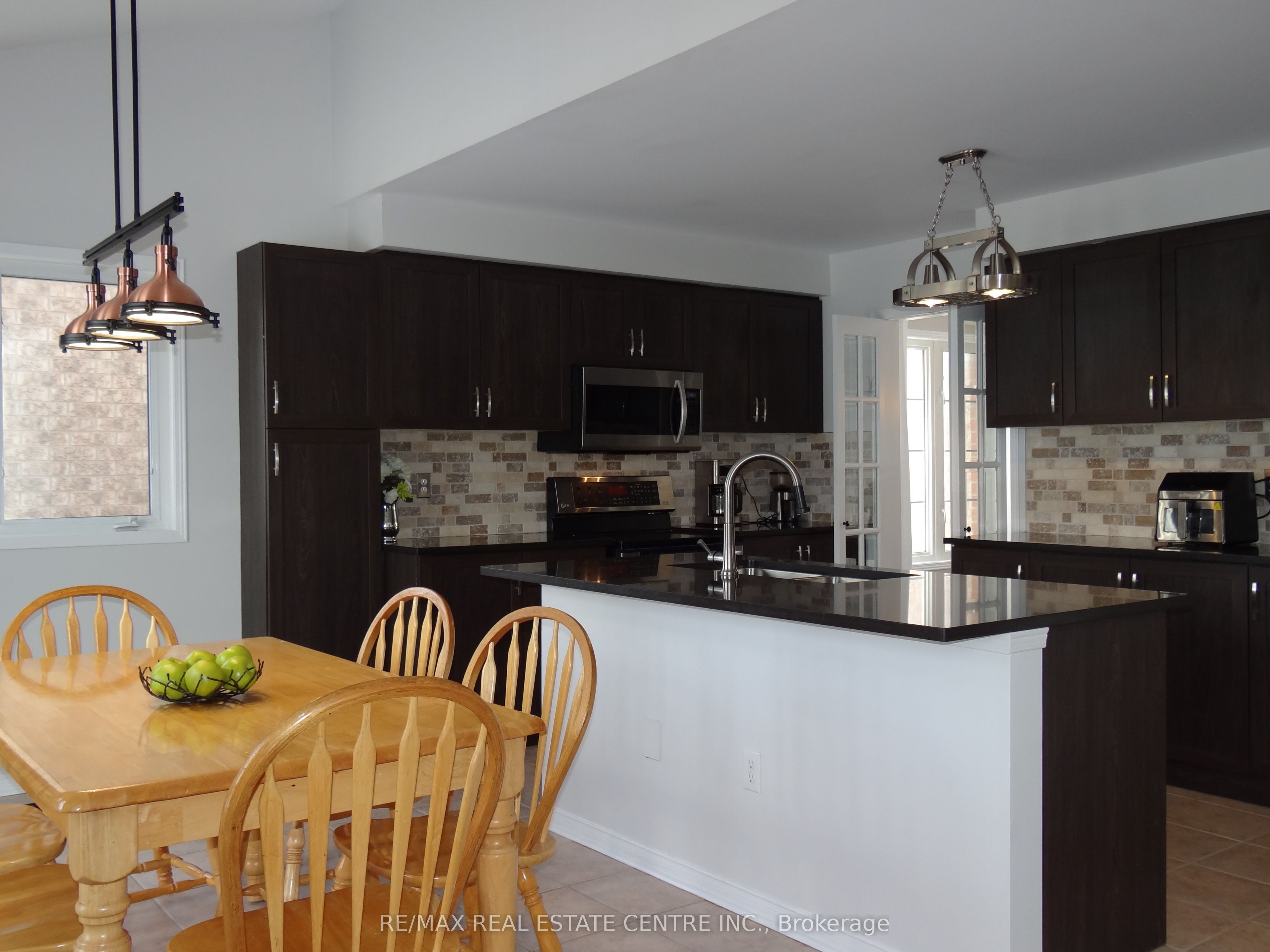 Photo 62 of 25 Grist Mill Drive, Halton Hills, Georgetown — HOMEH