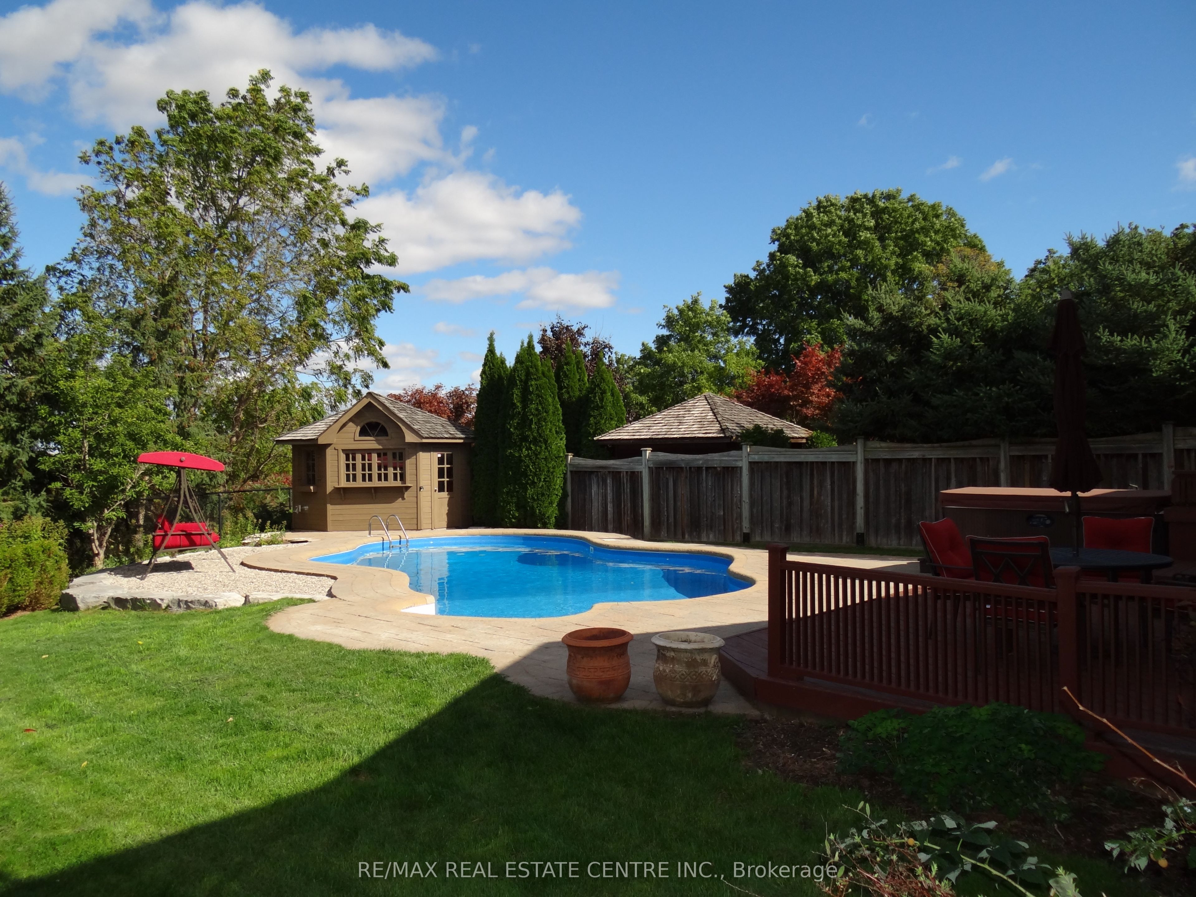 Photo 52 of 25 Grist Mill Drive, Halton Hills, Georgetown — HOMEH