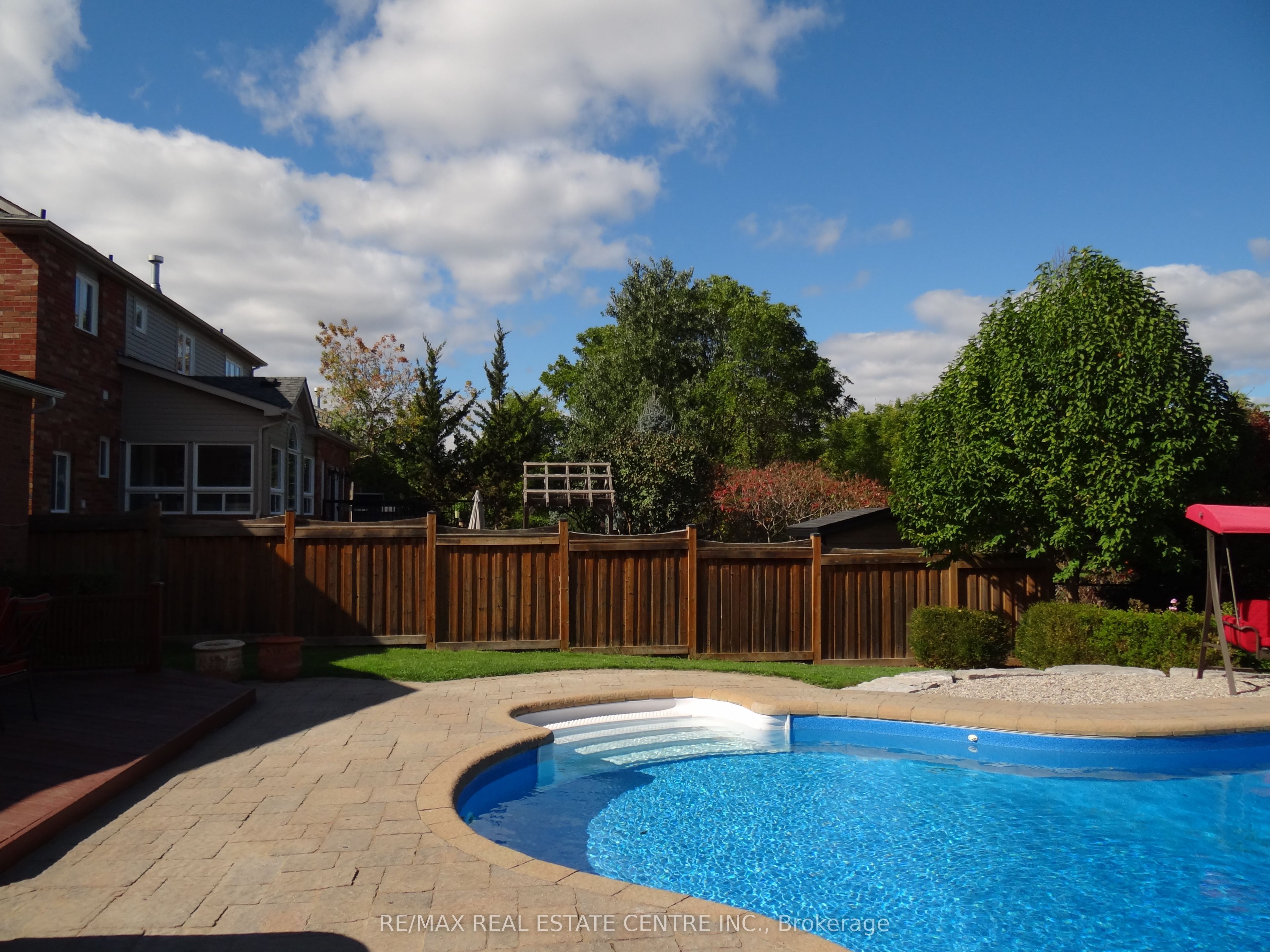 Photo 56 of 25 Grist Mill Drive, Halton Hills, Georgetown — HOMEH