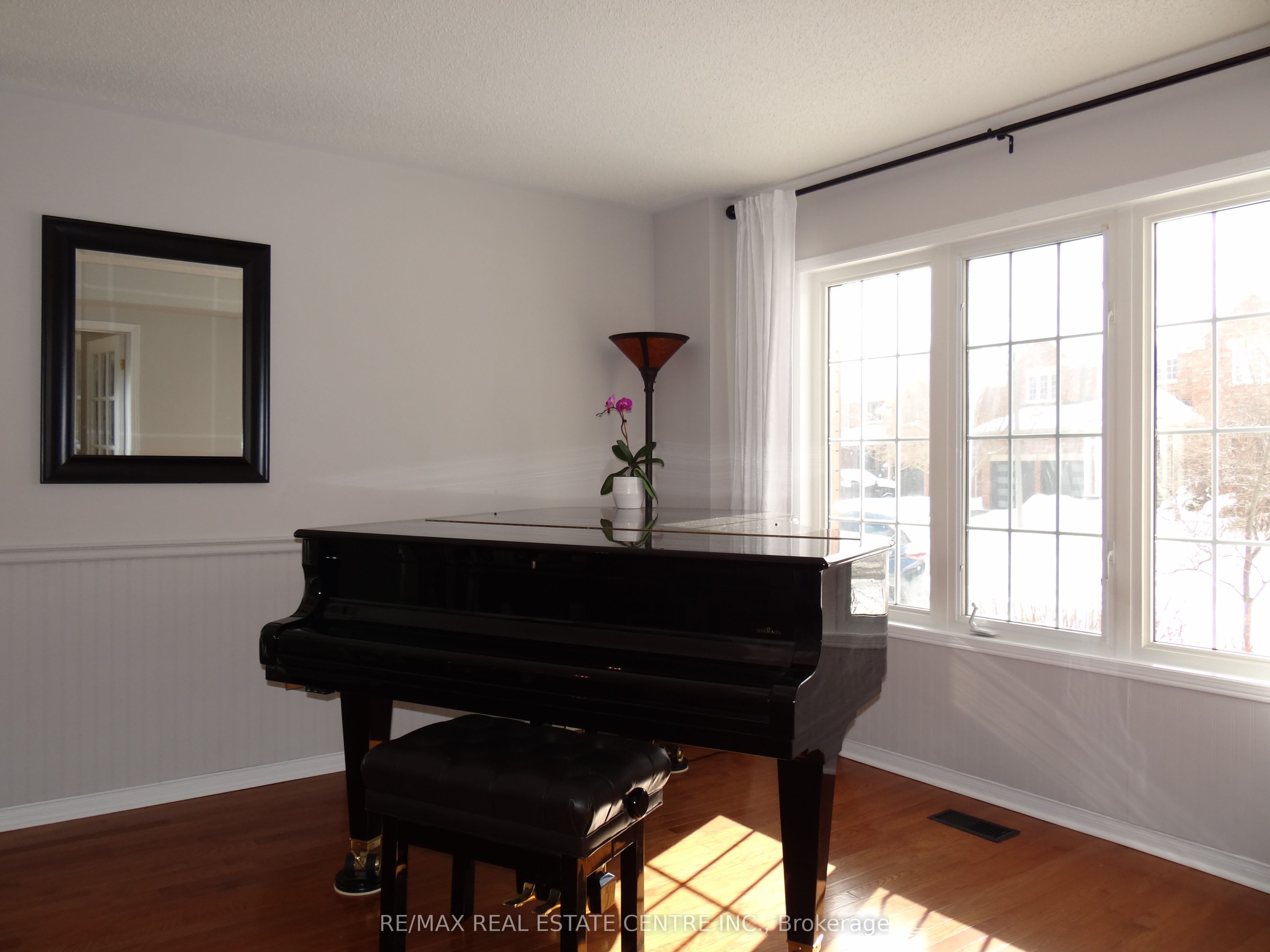 Photo 74 of 25 Grist Mill Drive, Halton Hills, Georgetown — HOMEH