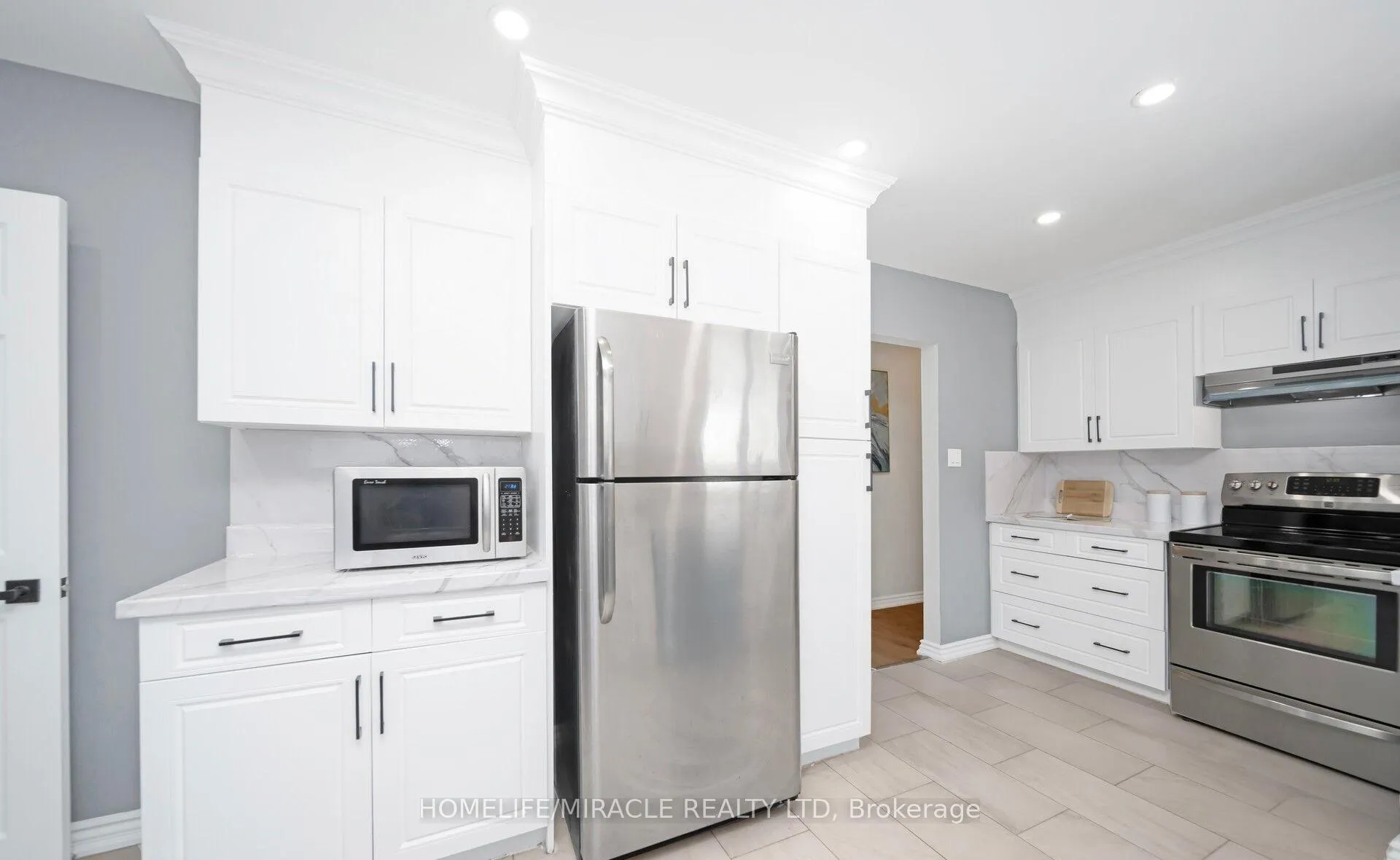 Photo 10 of 860 Liverpool Road, Pickering, Bay Ridges — HOMEH