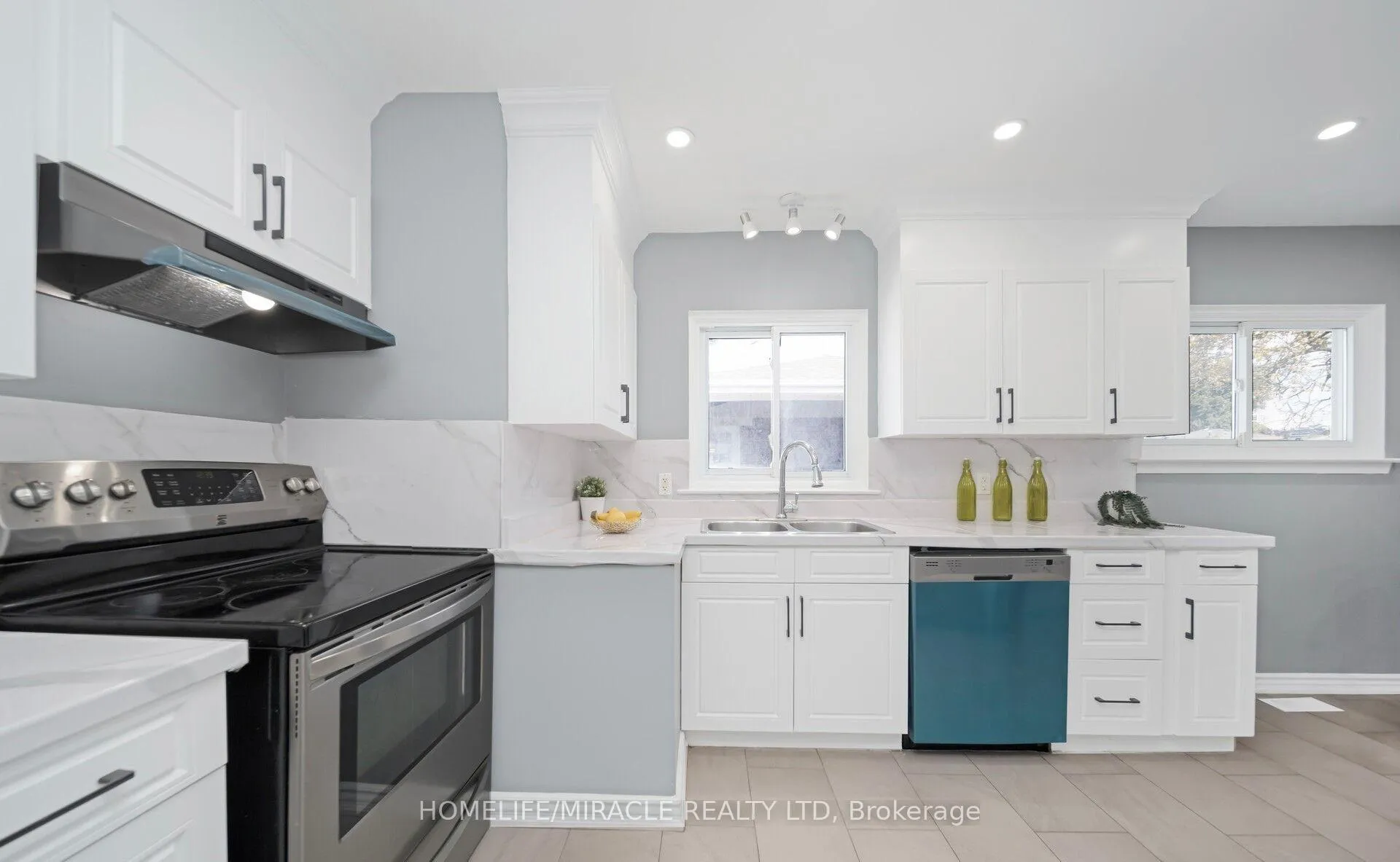 Photo 11 of 860 Liverpool Road, Pickering, Bay Ridges — HOMEH
