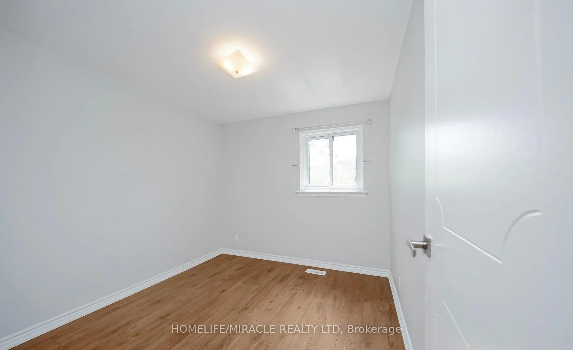 Photo 18 of 860 Liverpool Road, Pickering, Bay Ridges — HOMEH