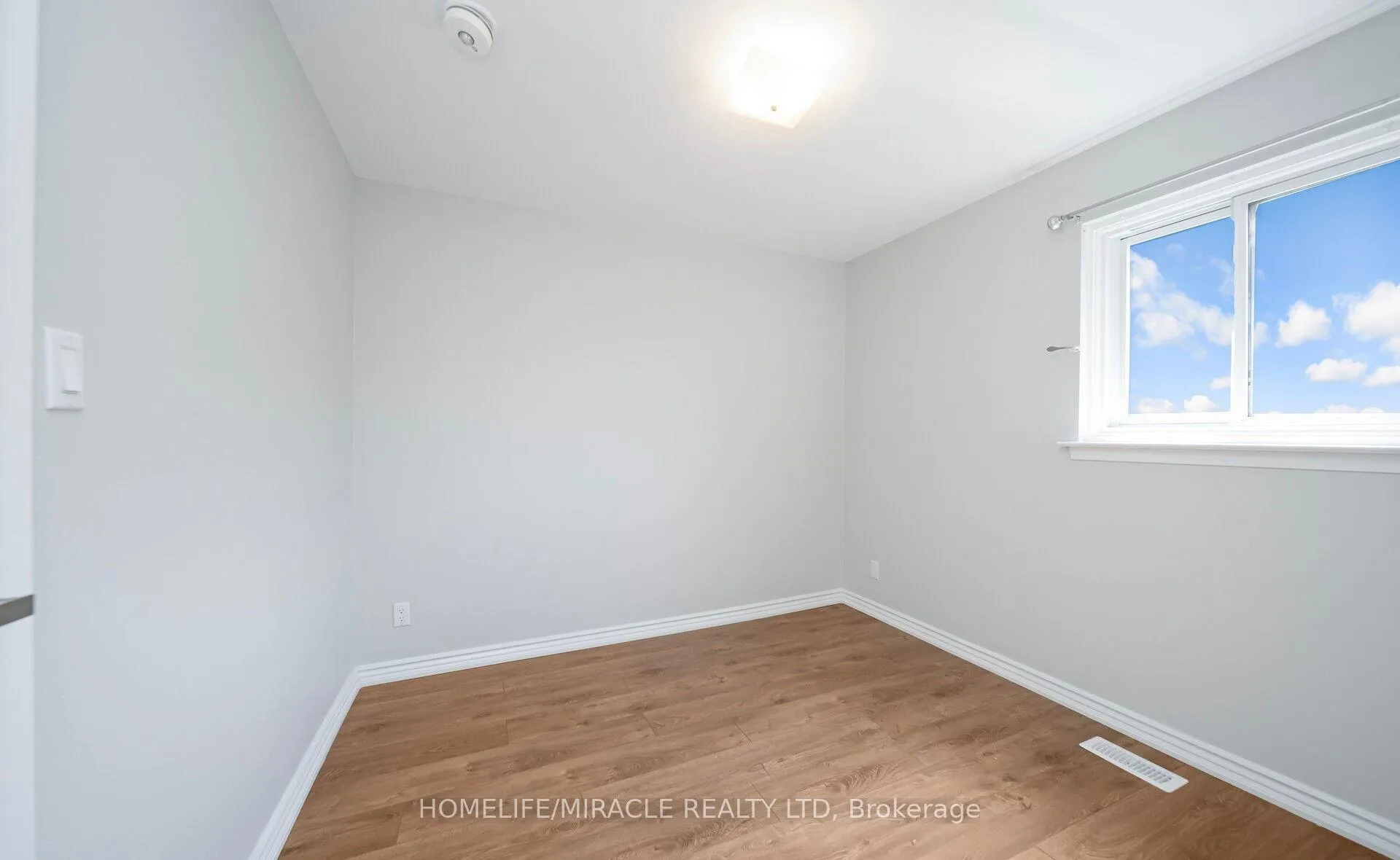 Photo 21 of 860 Liverpool Road, Pickering, Bay Ridges — HOMEH