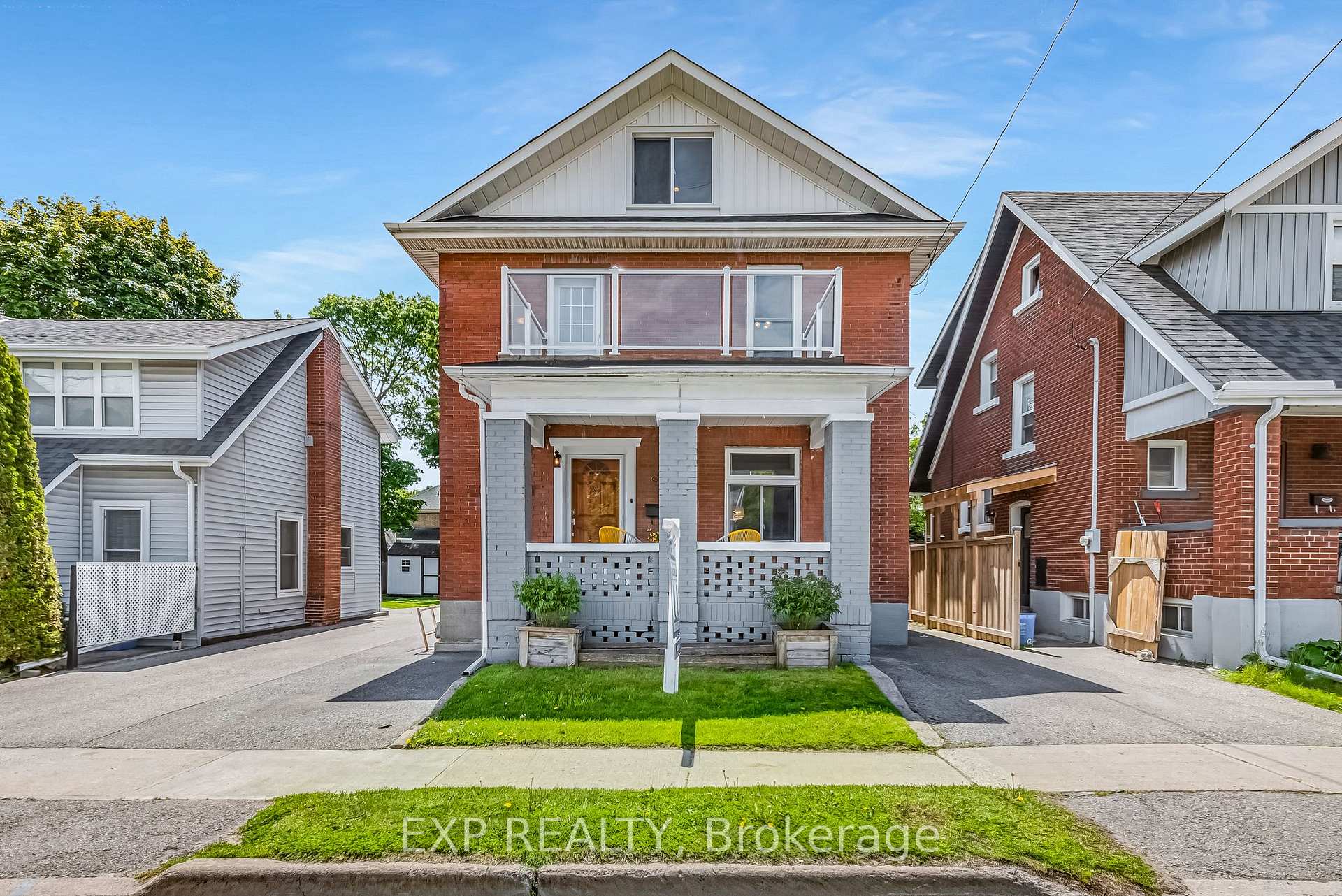 Front of 91 Adelaide Avenue E