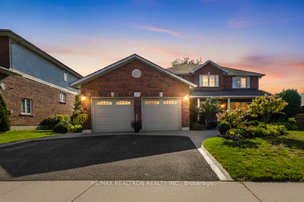 Front of 871 Grand Ridge Avenue