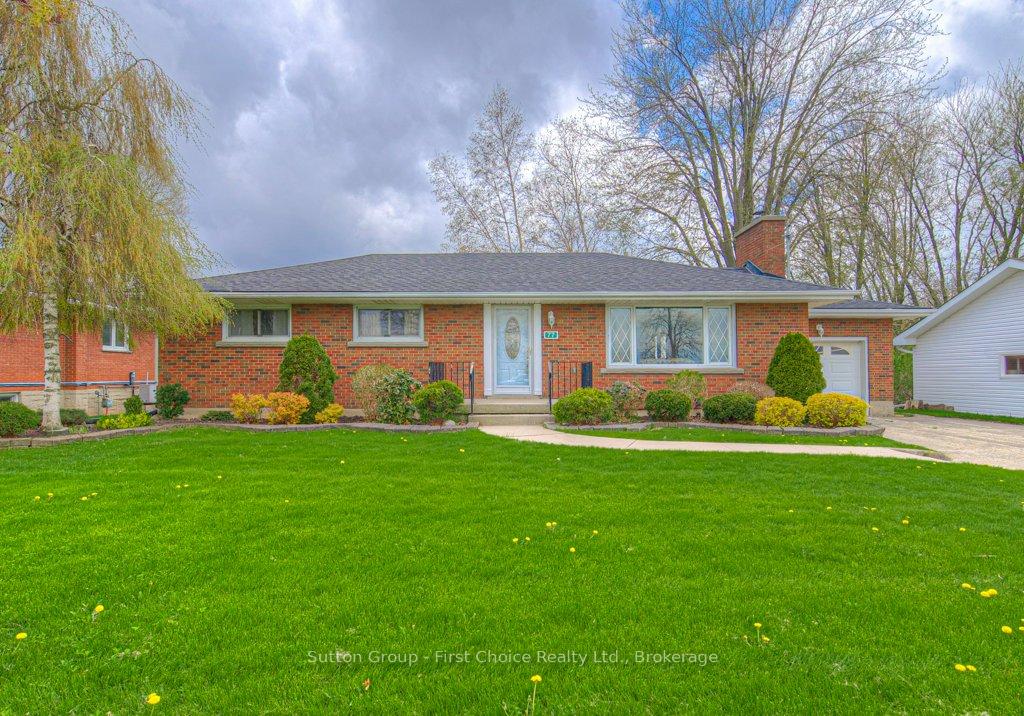Photo 2 of 77 Huron Road W, Perth South, Sebringville — HOMEH