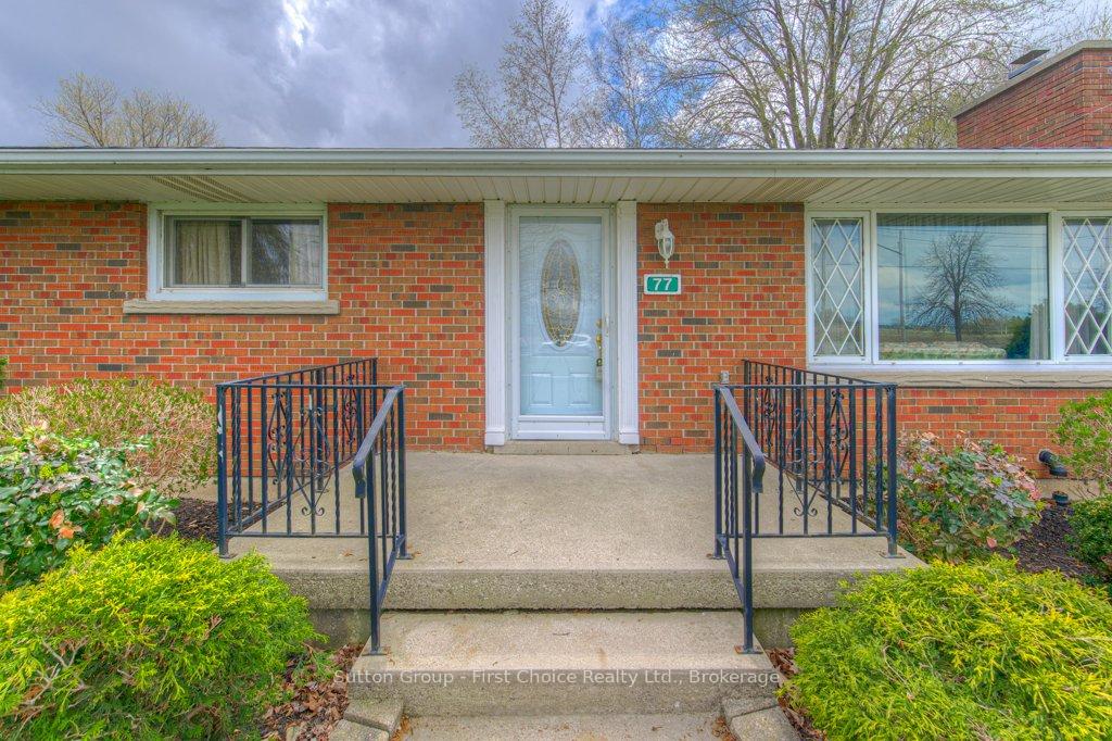 Photo 3 of 77 Huron Road W, Perth South, Sebringville — HOMEH